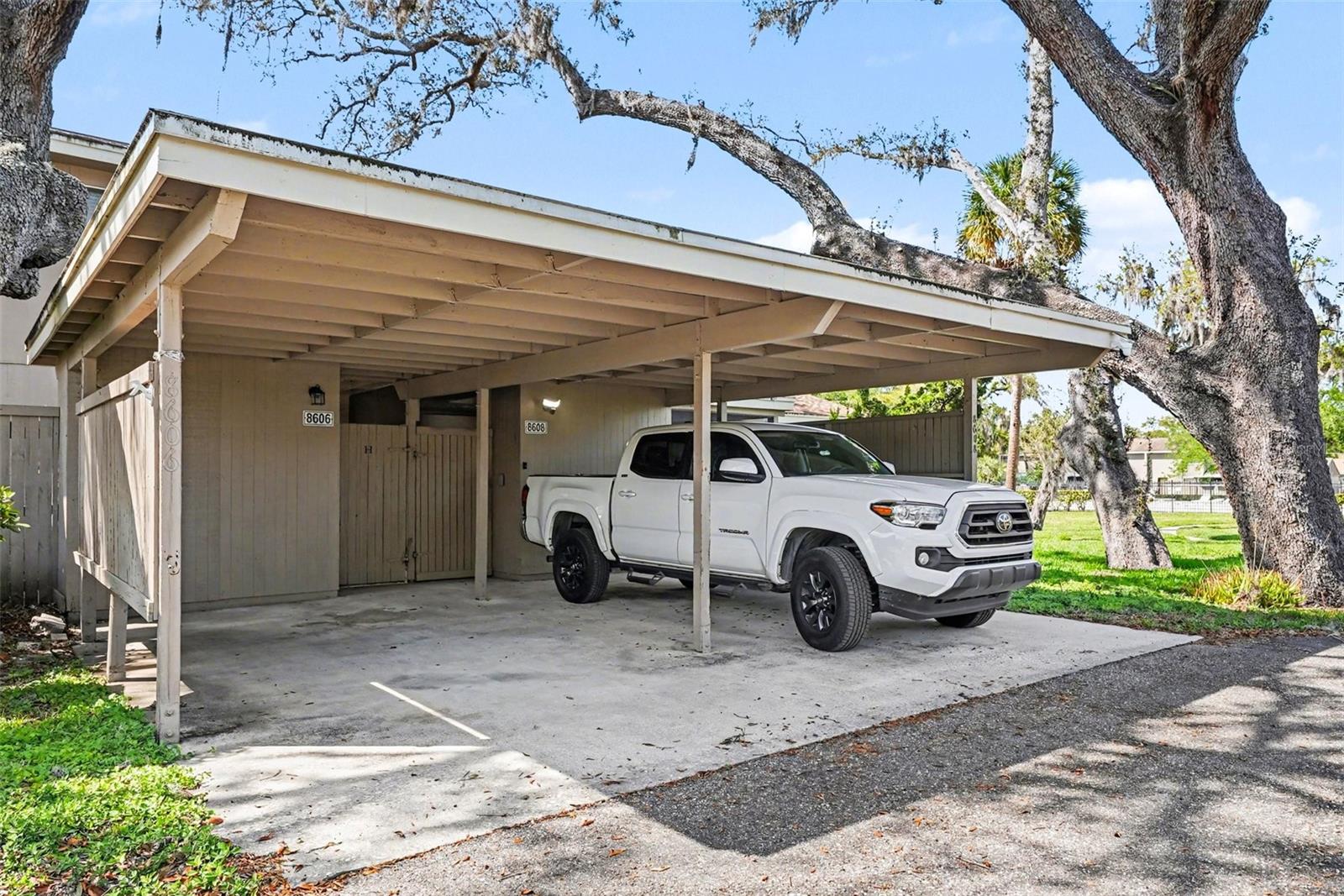 Image 23 of 27 For 8606 Palm Lane 116