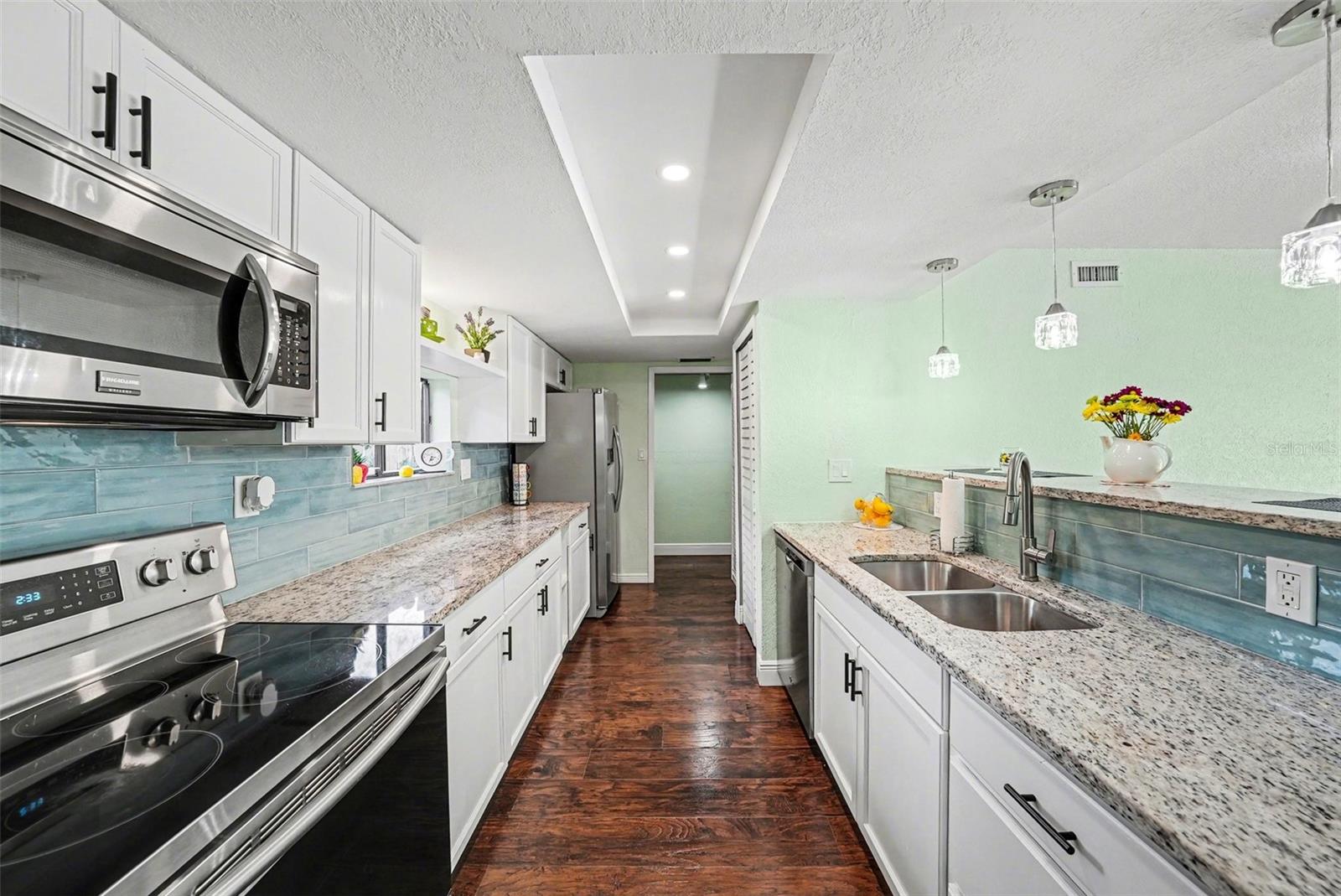 Image 7 of 27 For 8606 Palm Lane 116