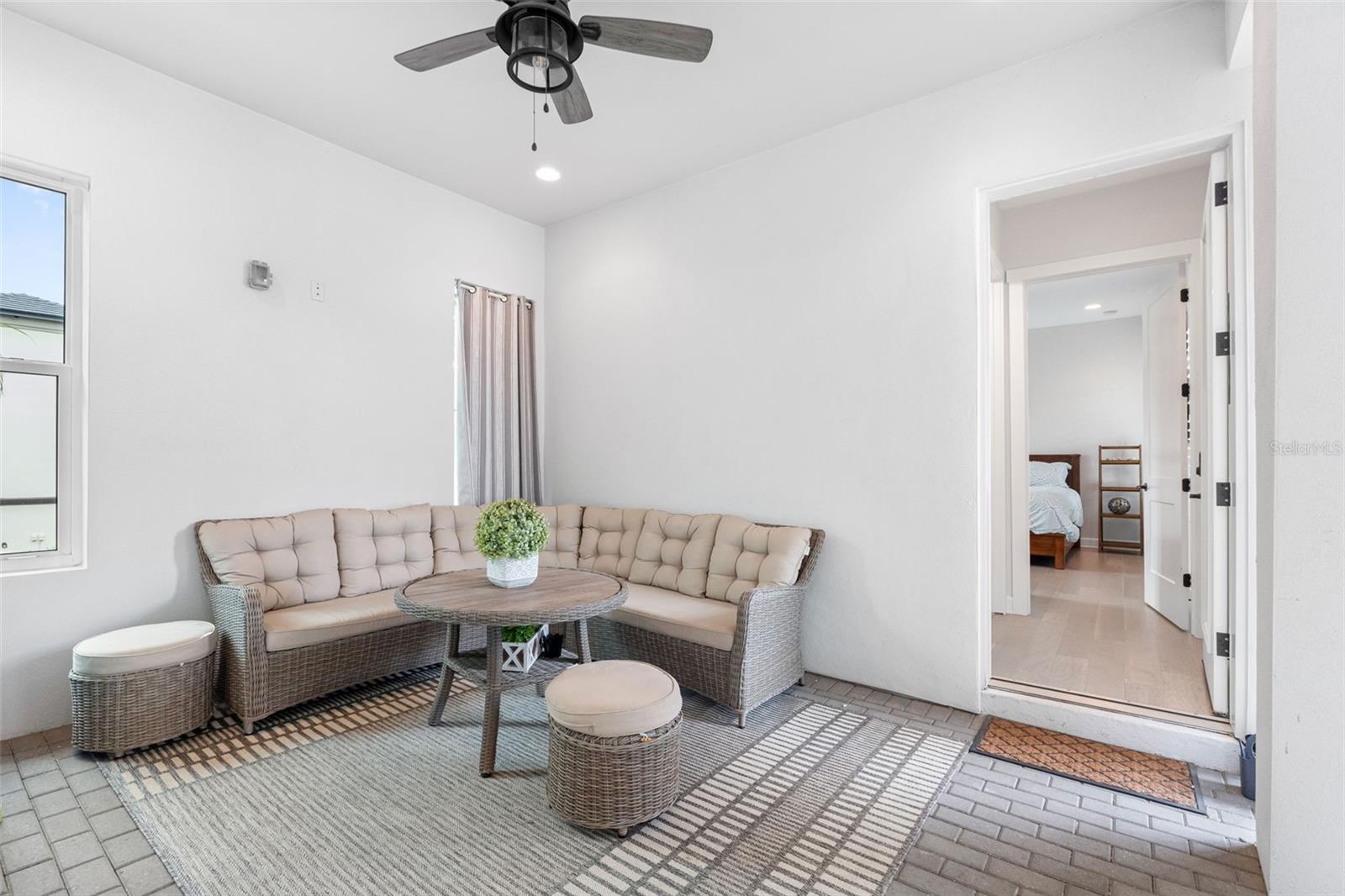 Image 20 of 98 For 124 Forest Hills Drive