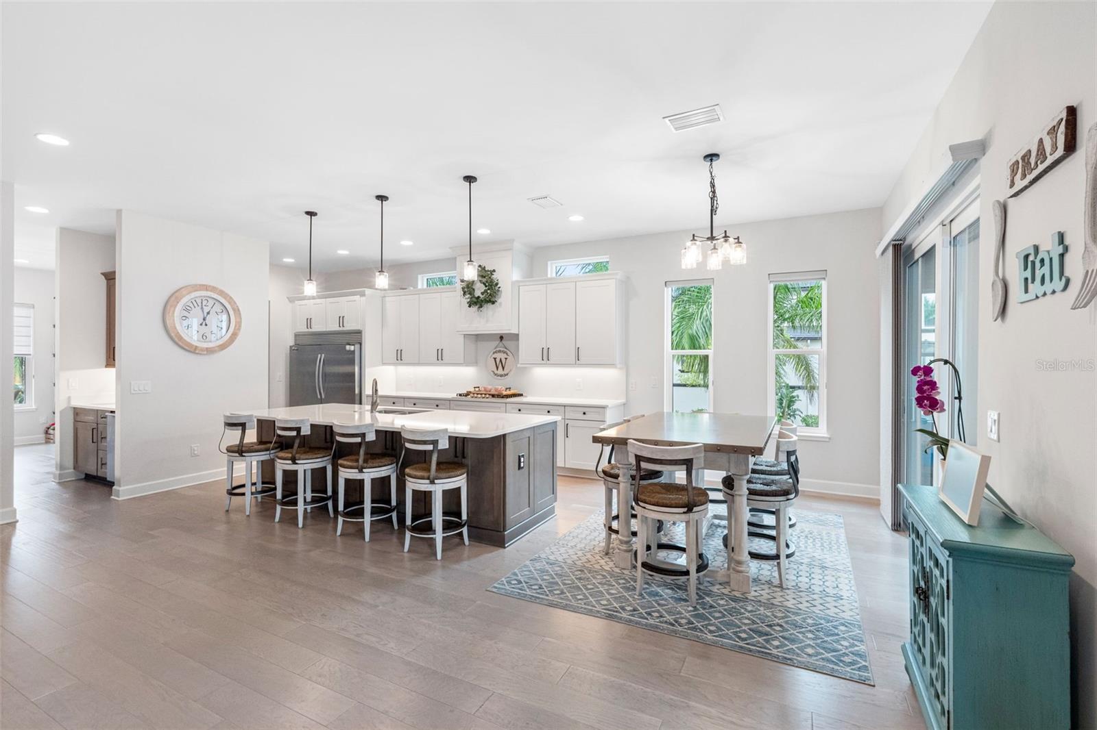 Image 24 of 98 For 124 Forest Hills Drive