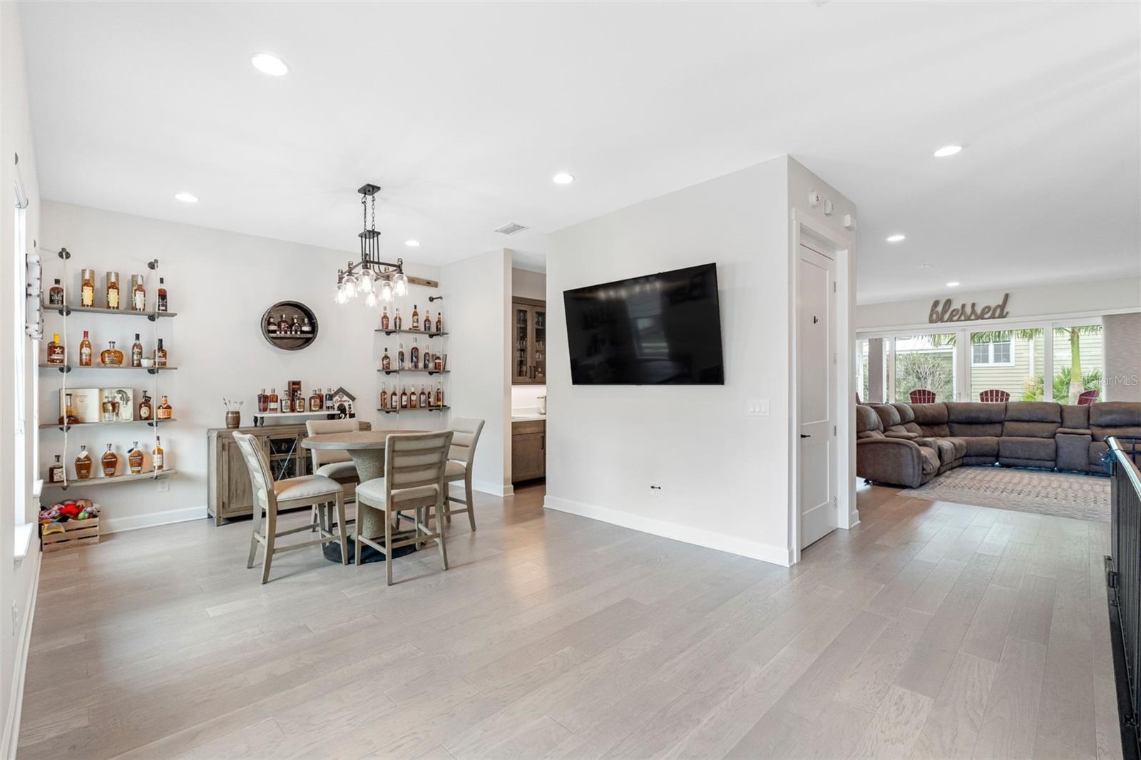 Image 29 of 98 For 124 Forest Hills Drive