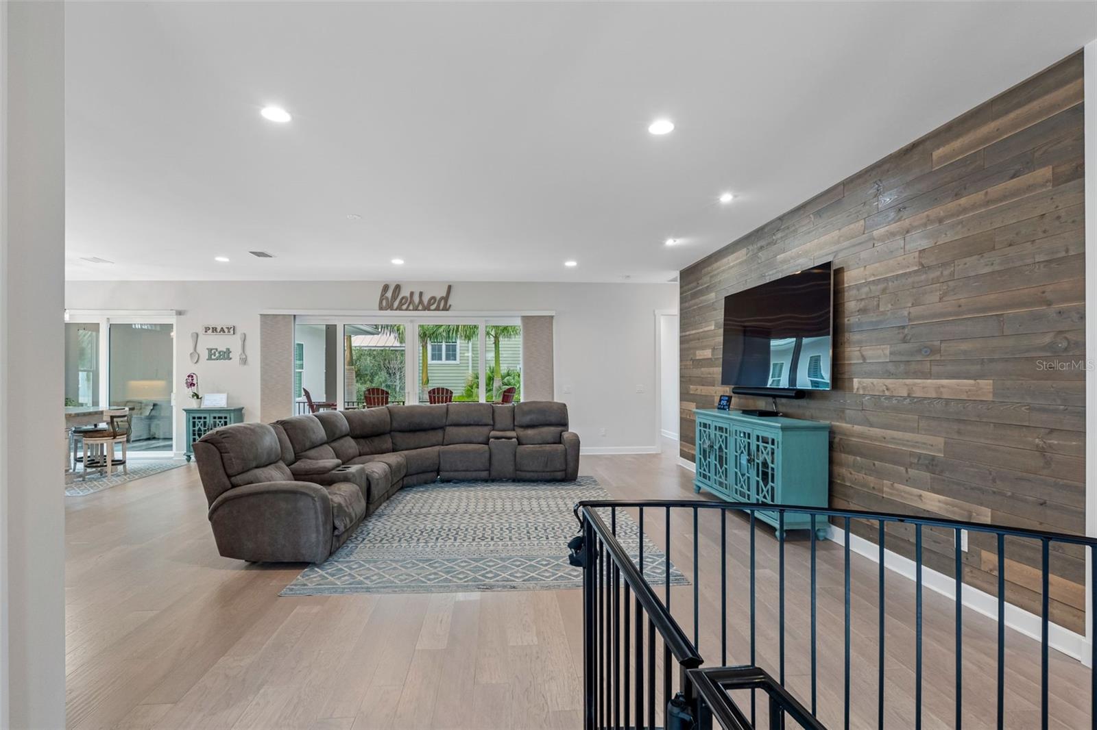 Image 32 of 98 For 124 Forest Hills Drive