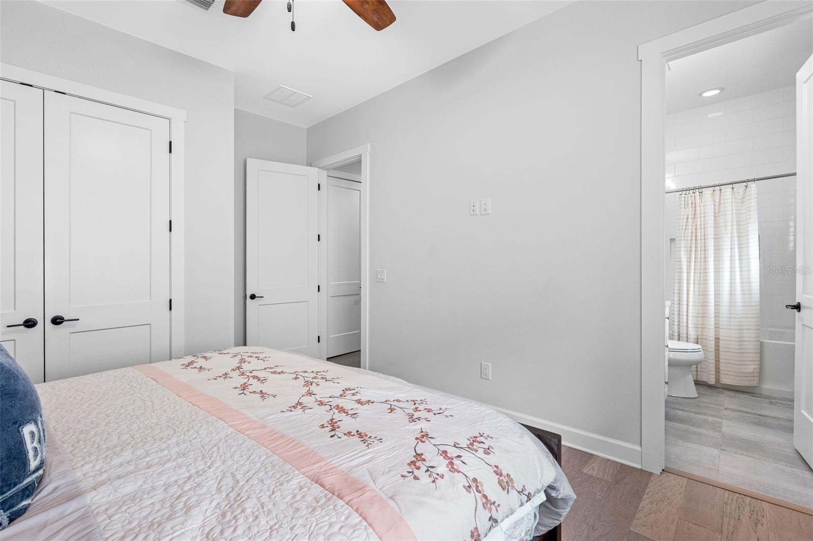 Image 40 of 98 For 124 Forest Hills Drive