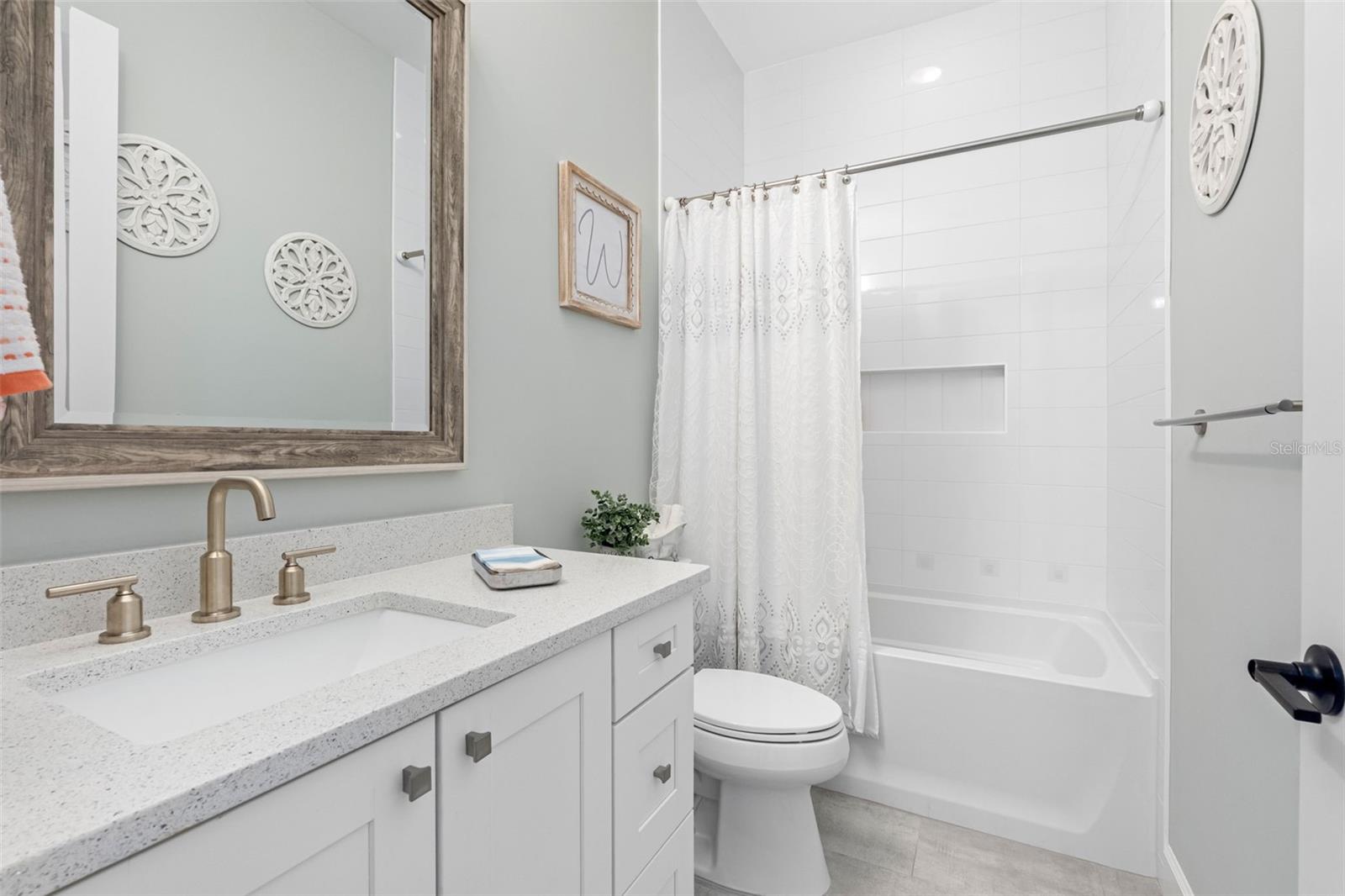 Image 48 of 98 For 124 Forest Hills Drive