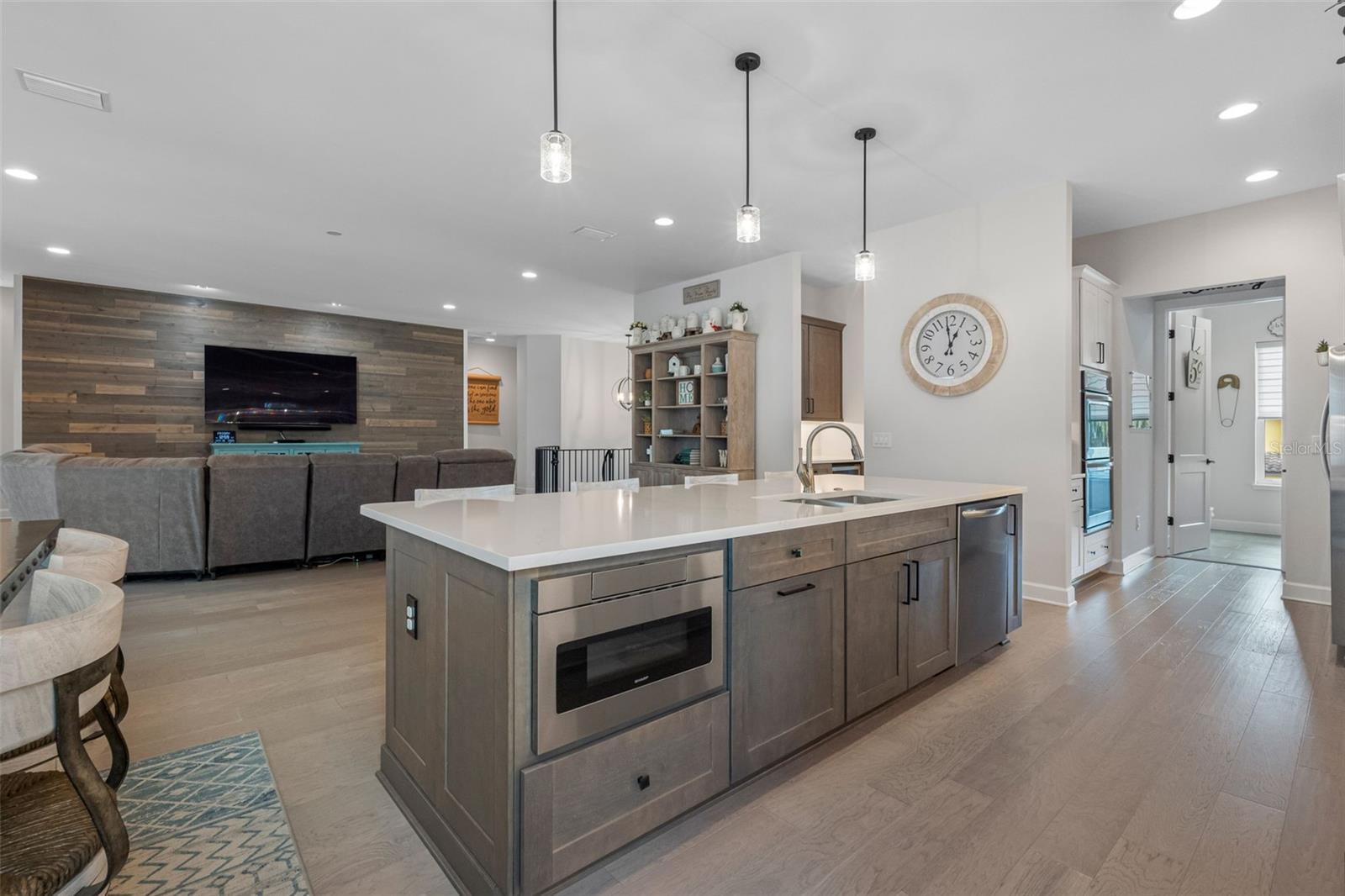 Image 9 of 98 For 124 Forest Hills Drive