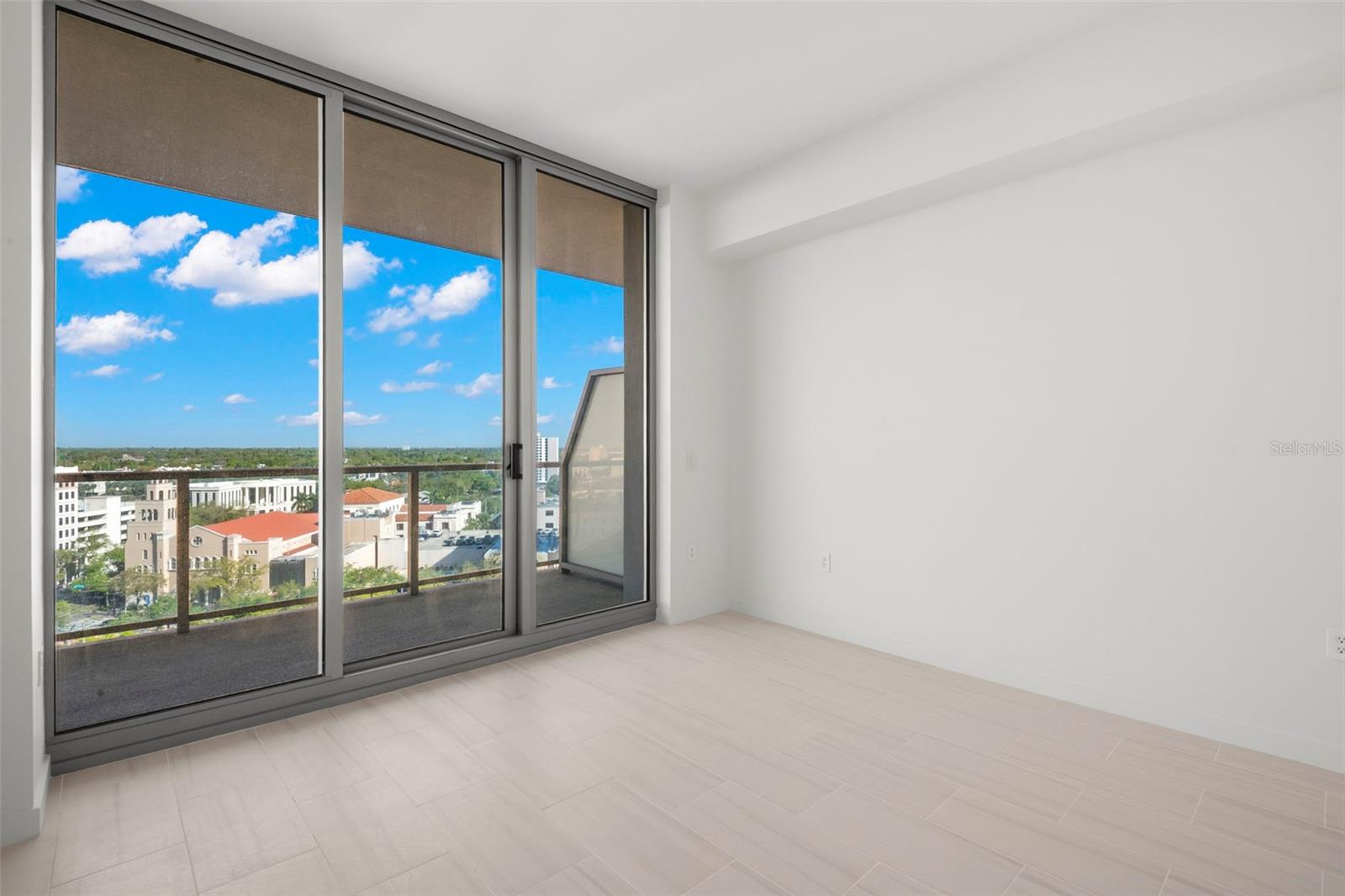 Image 18 of 65 For 400 Central Avenue 1109