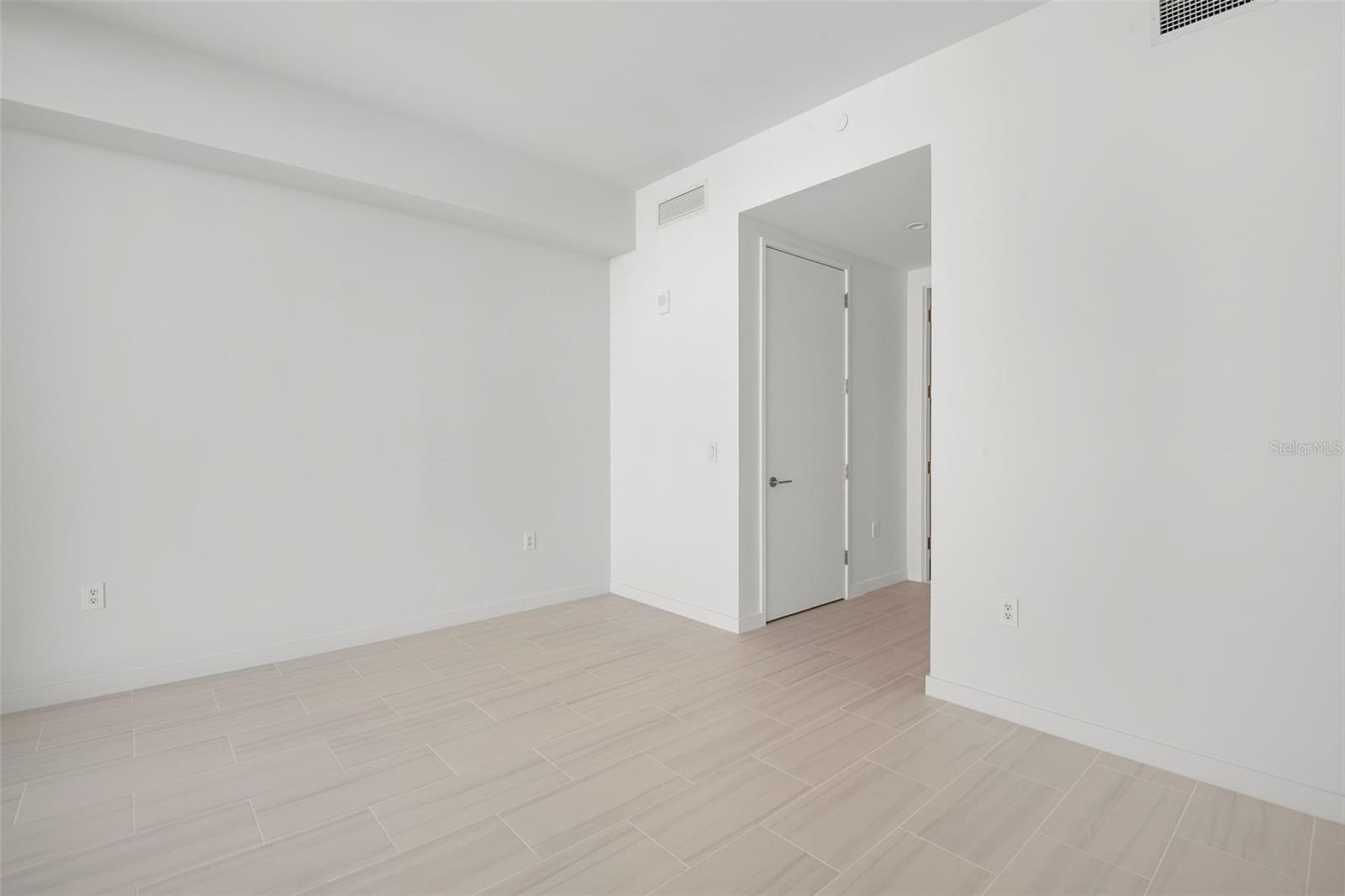 Image 19 of 65 For 400 Central Avenue 1109