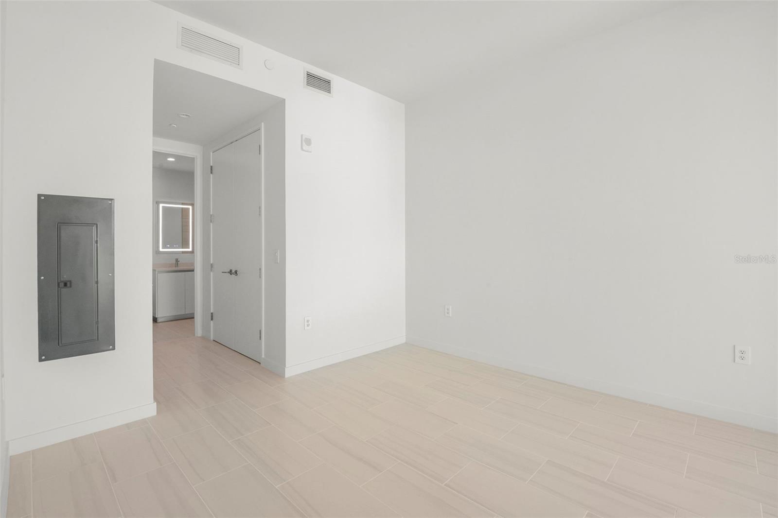 Image 27 of 65 For 400 Central Avenue 1109