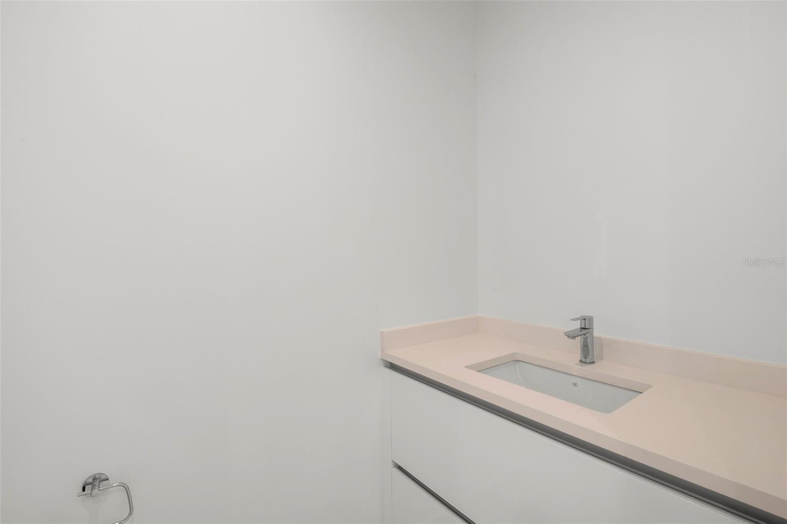 Image 29 of 65 For 400 Central Avenue 1109