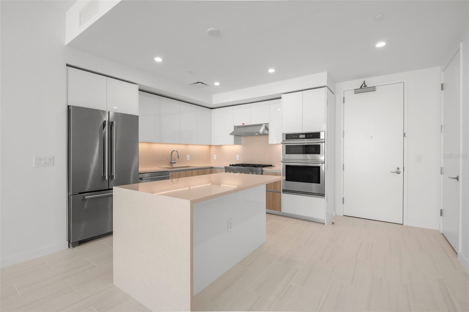 Image 3 of 65 For 400 Central Avenue 1109