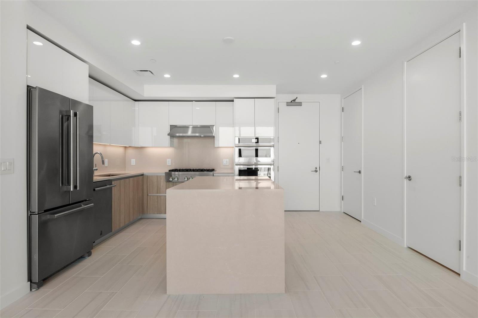 Image 4 of 65 For 400 Central Avenue 1109