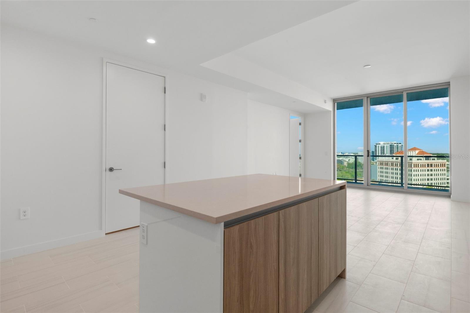 Image 6 of 65 For 400 Central Avenue 1109