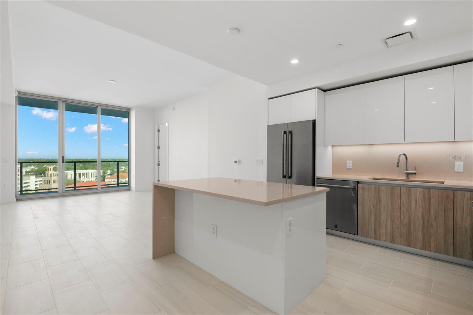 Image 9 of 65 For 400 Central Avenue 1109