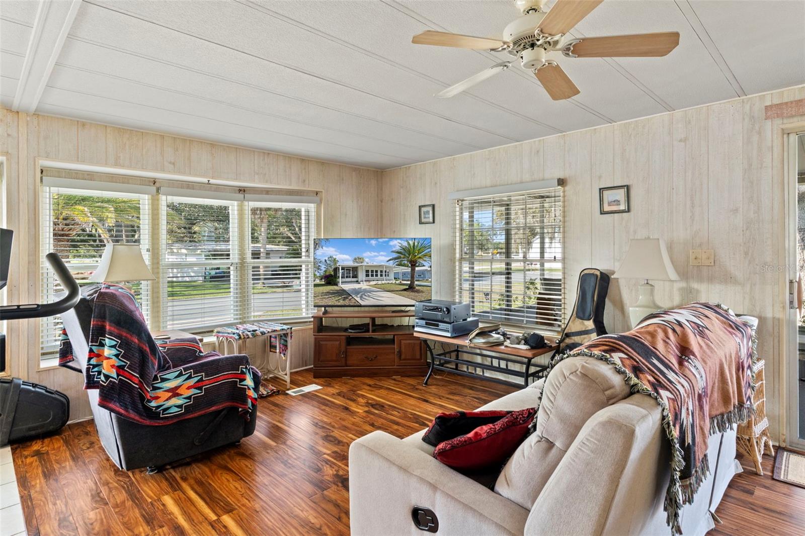 Image 10 of 33 For 12075 Walshwood Avenue