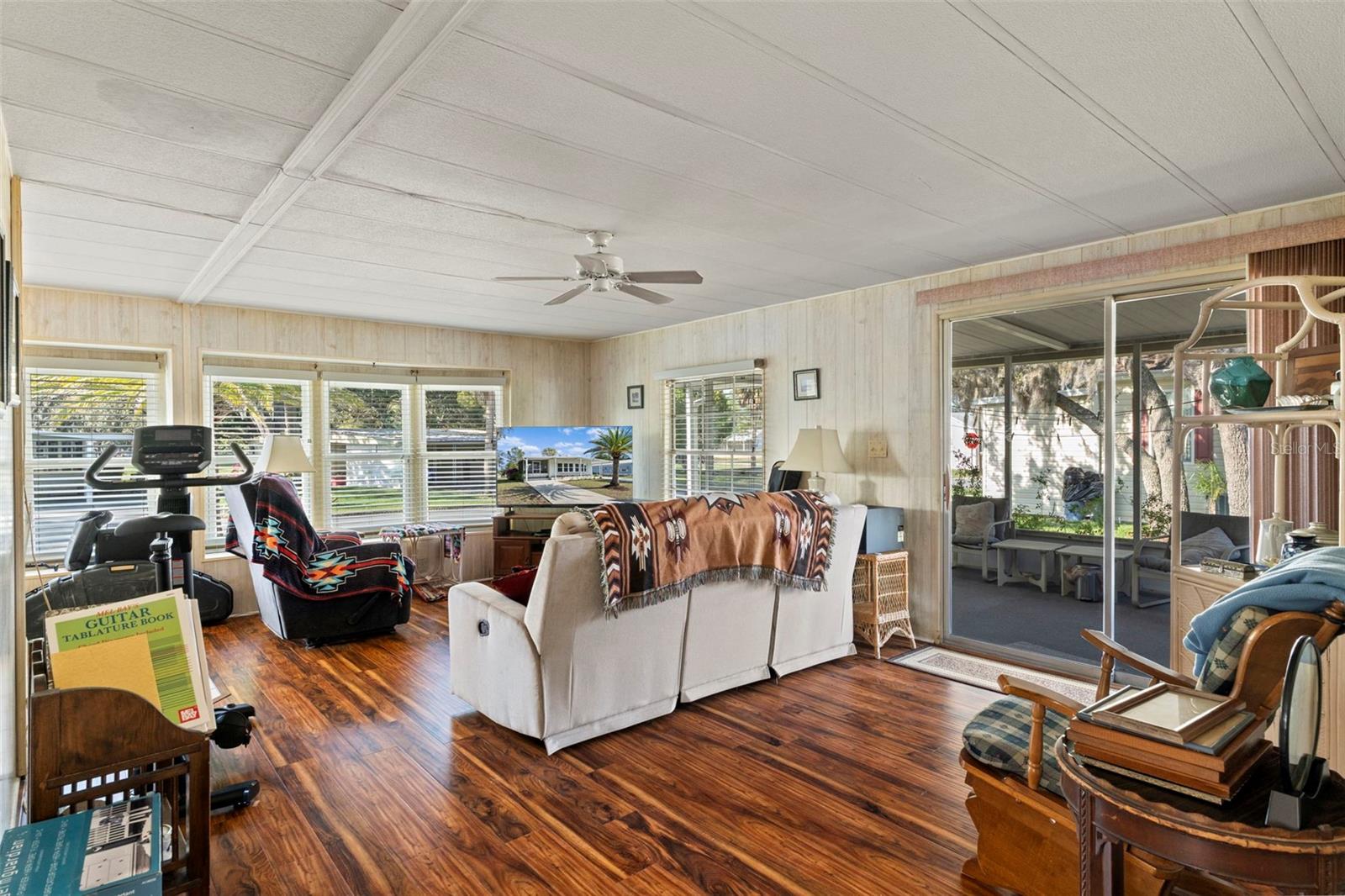 Image 11 of 33 For 12075 Walshwood Avenue