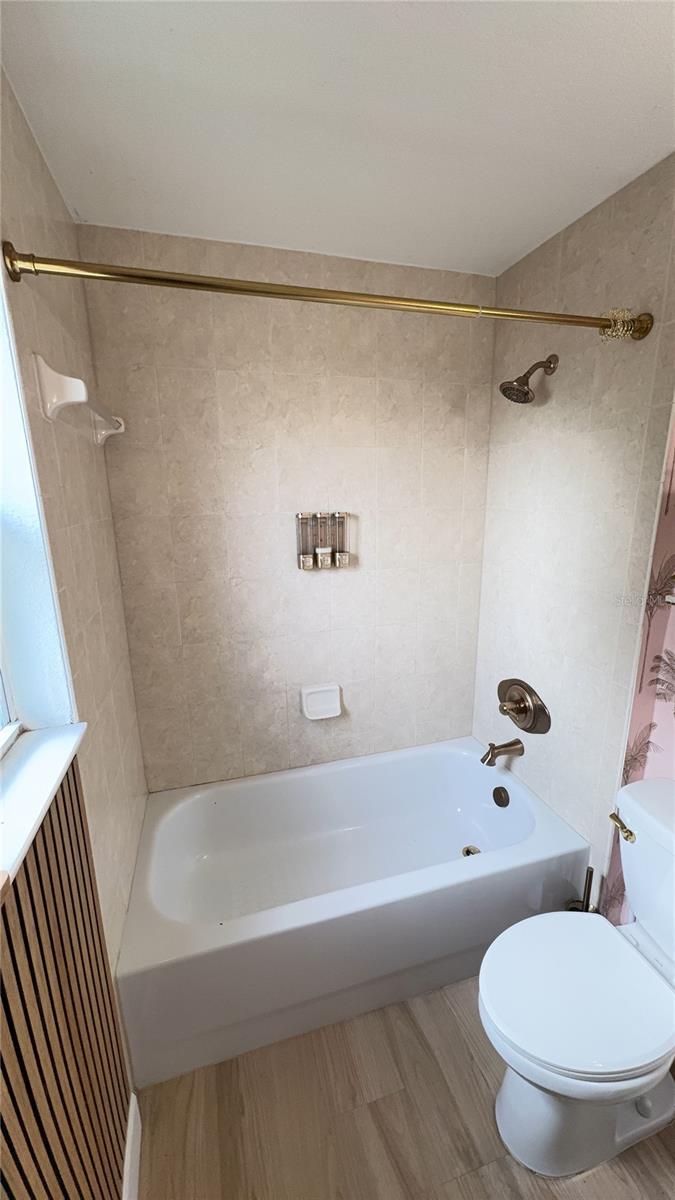 Image 11 of 13 For 3914 Neptune Street 27