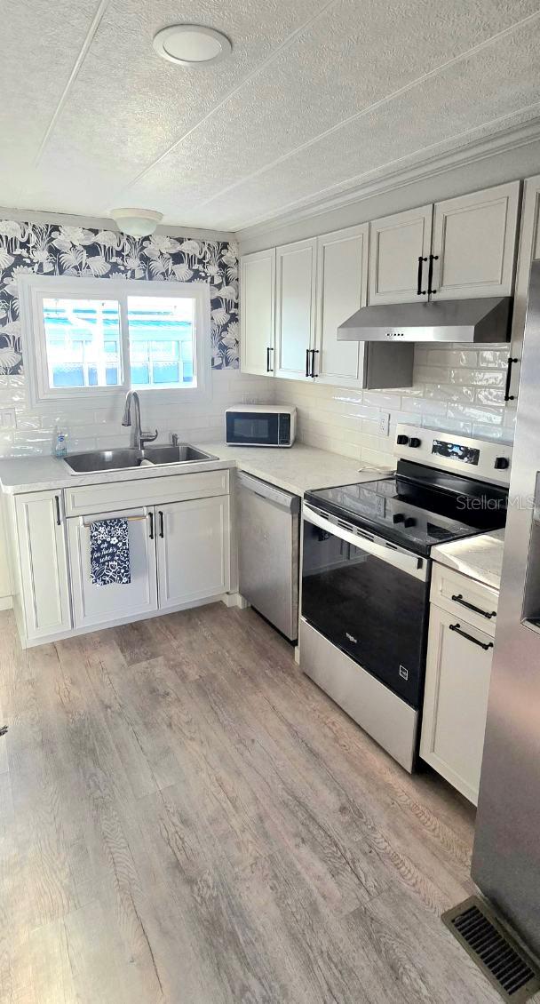 Image 10 of 19 For 176 Independence Avenue 6