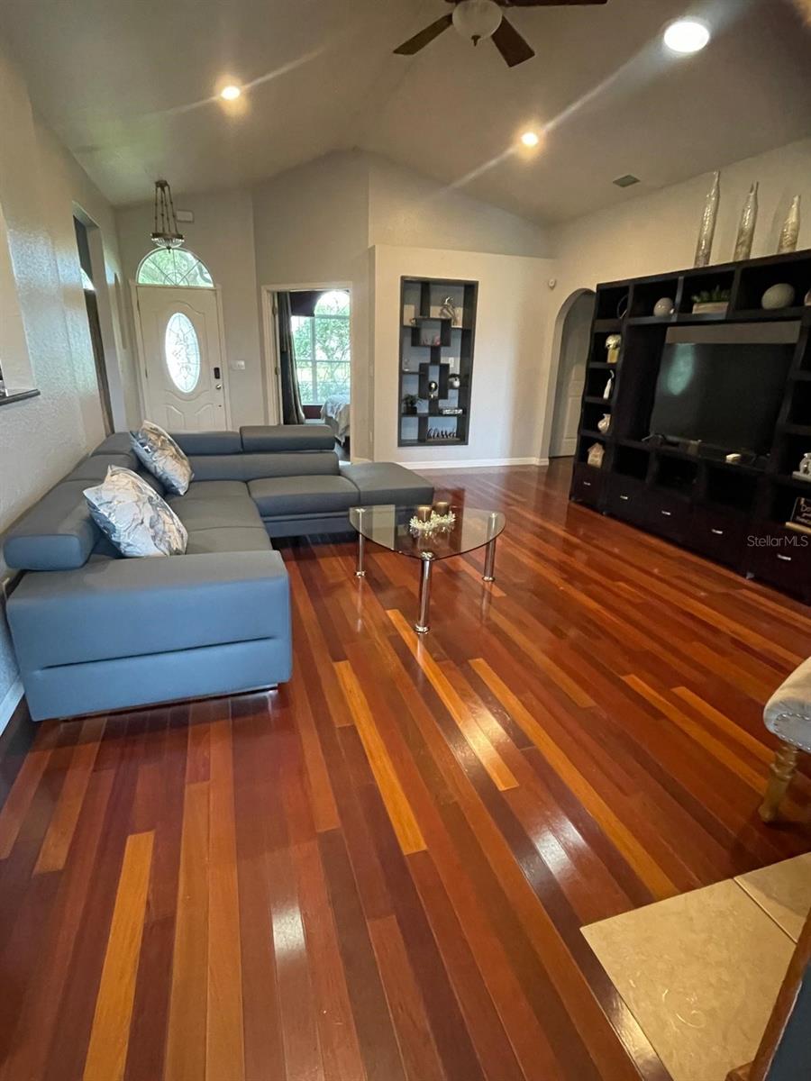 Image 2 of 16 For 4005 Chelsea Lane