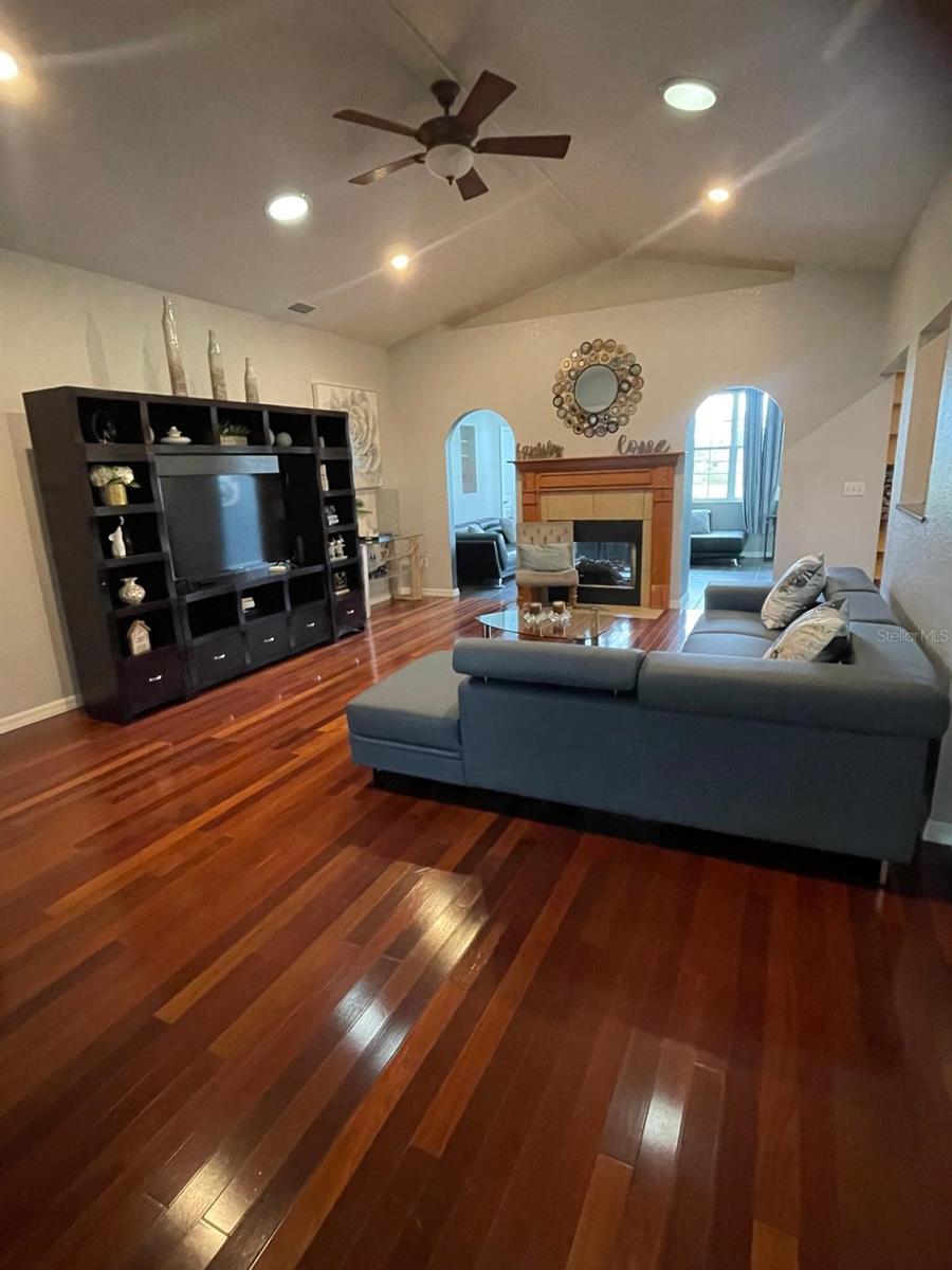 Image 3 of 16 For 4005 Chelsea Lane