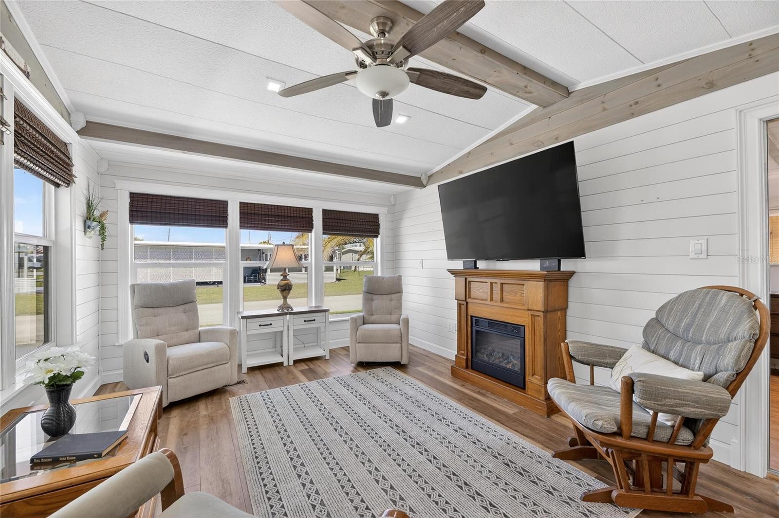 Image 11 of 53 For 37036 8th Avenue