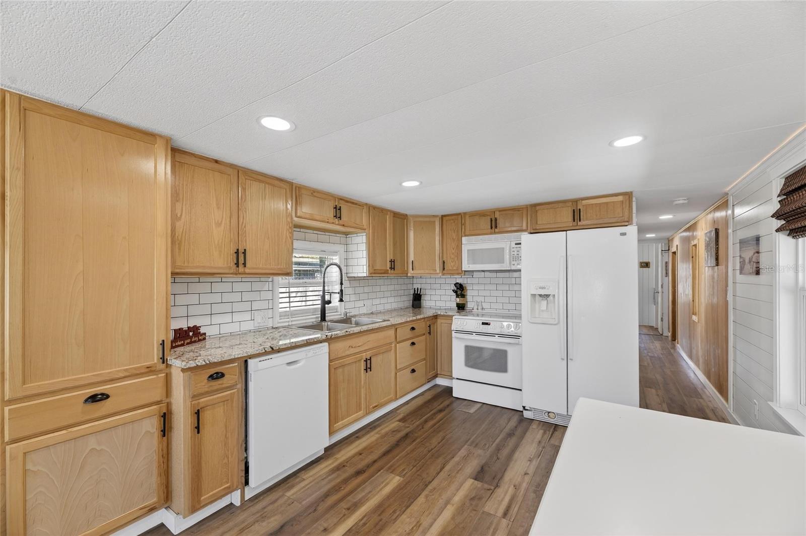 Image 15 of 53 For 37036 8th Avenue