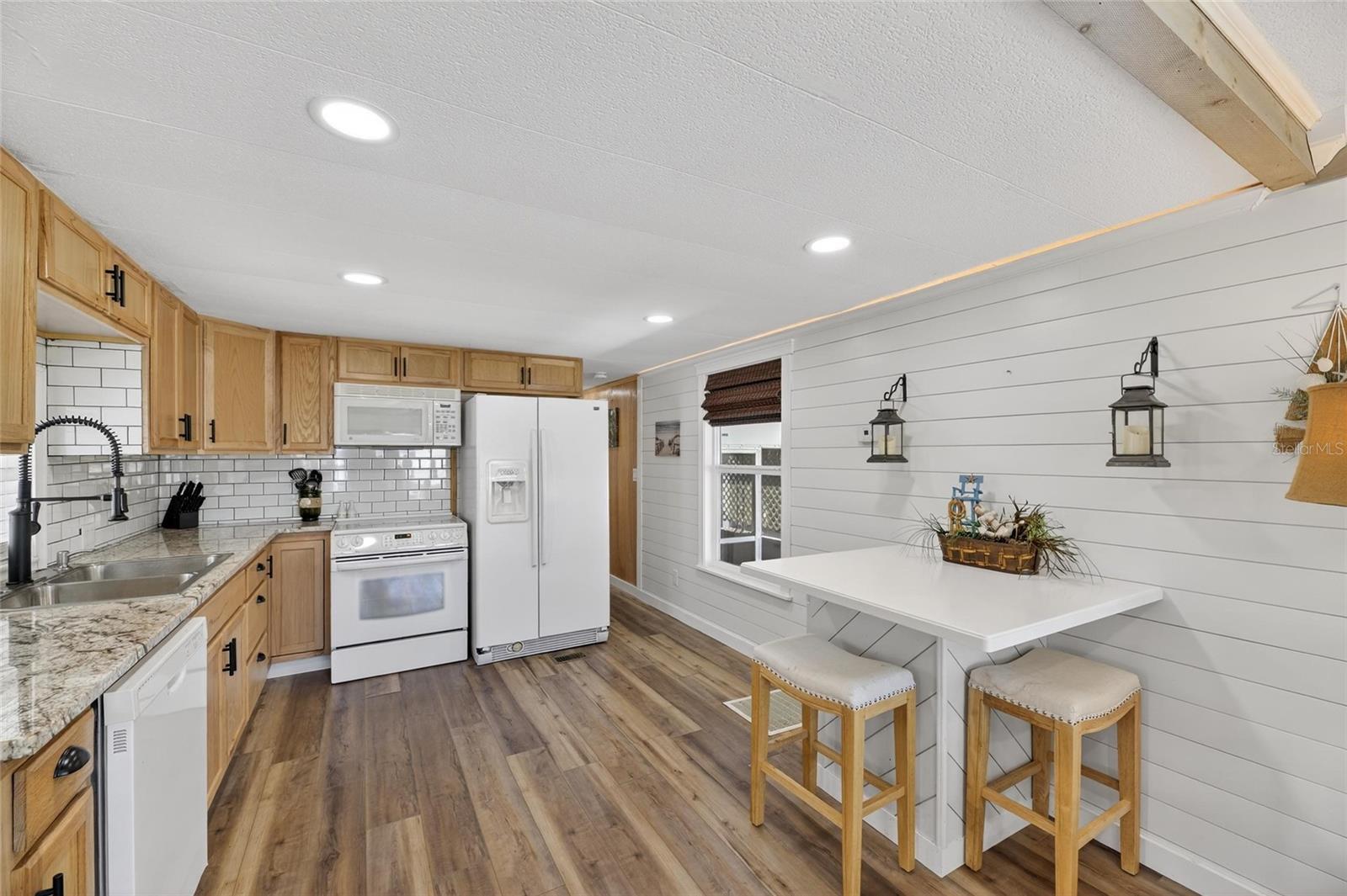 Image 17 of 53 For 37036 8th Avenue