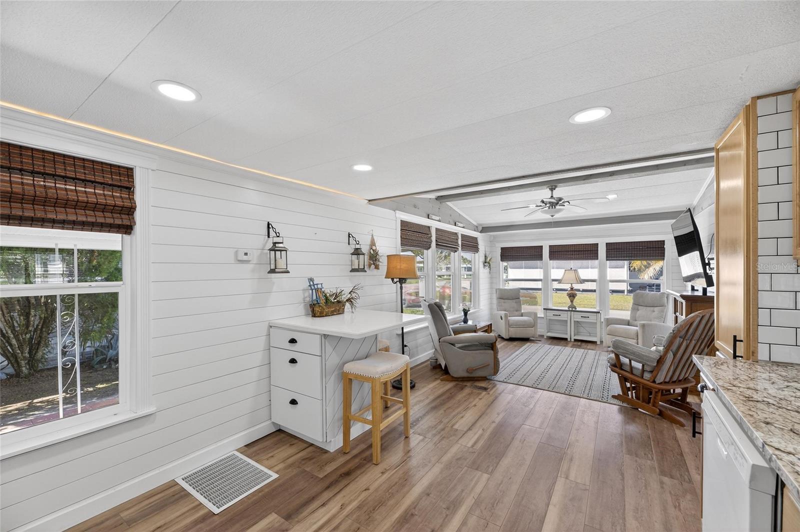 Image 18 of 53 For 37036 8th Avenue