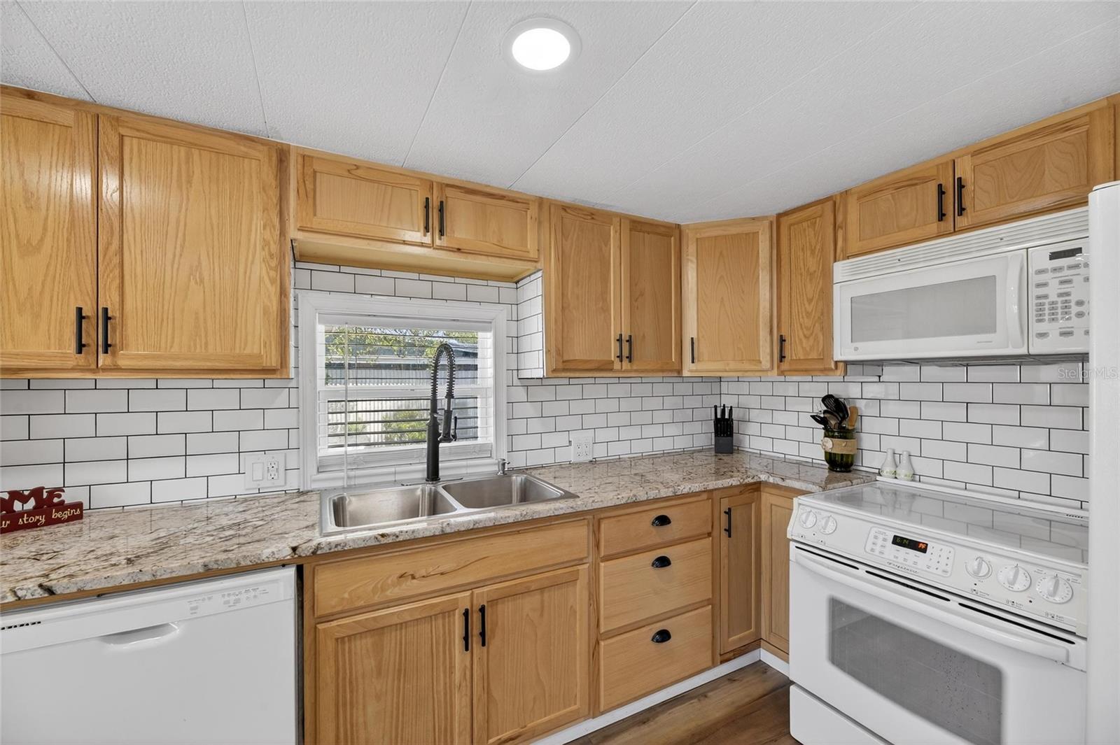 Image 22 of 53 For 37036 8th Avenue