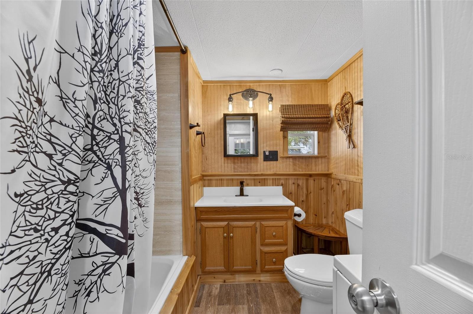 Image 28 of 53 For 37036 8th Avenue