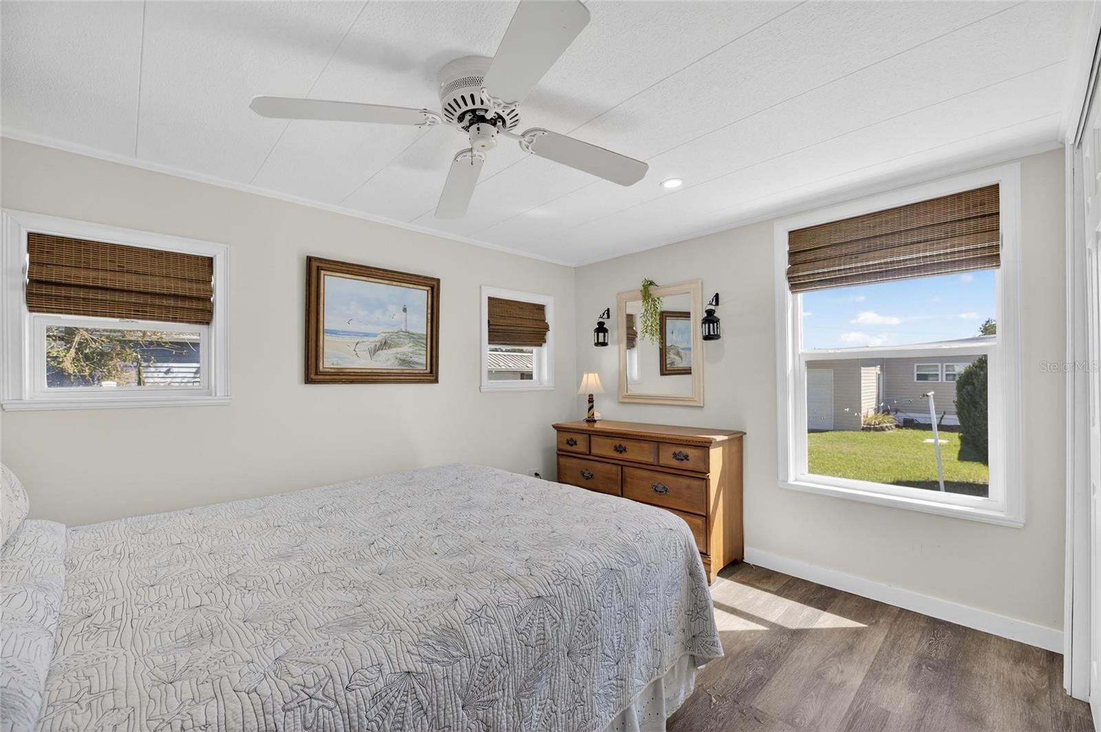 Image 32 of 53 For 37036 8th Avenue