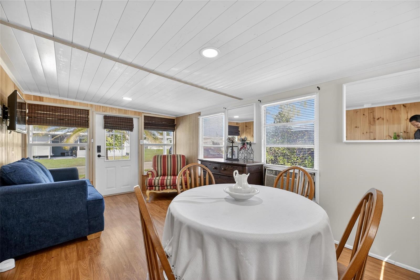 Image 7 of 53 For 37036 8th Avenue