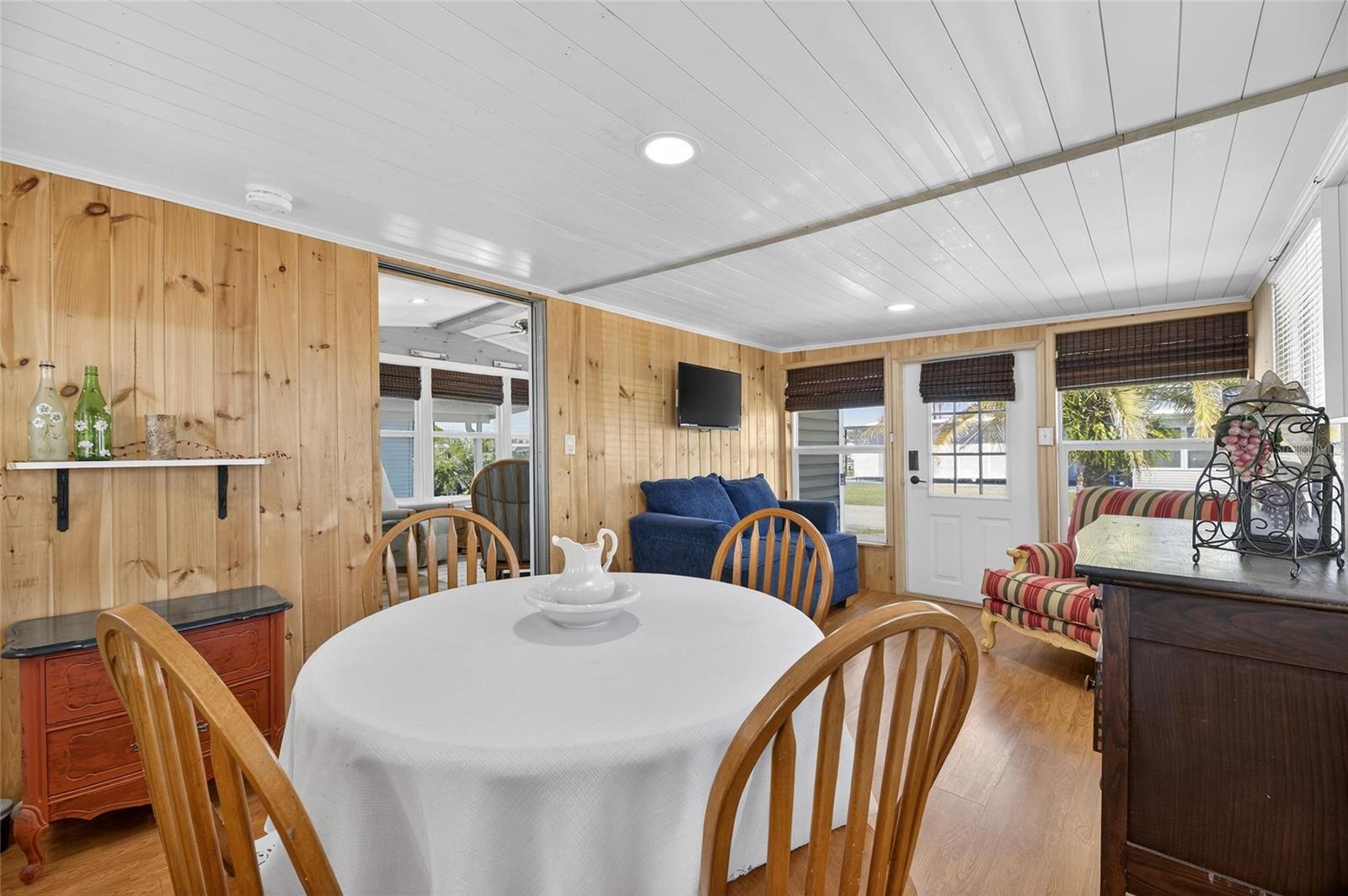 Image 8 of 53 For 37036 8th Avenue