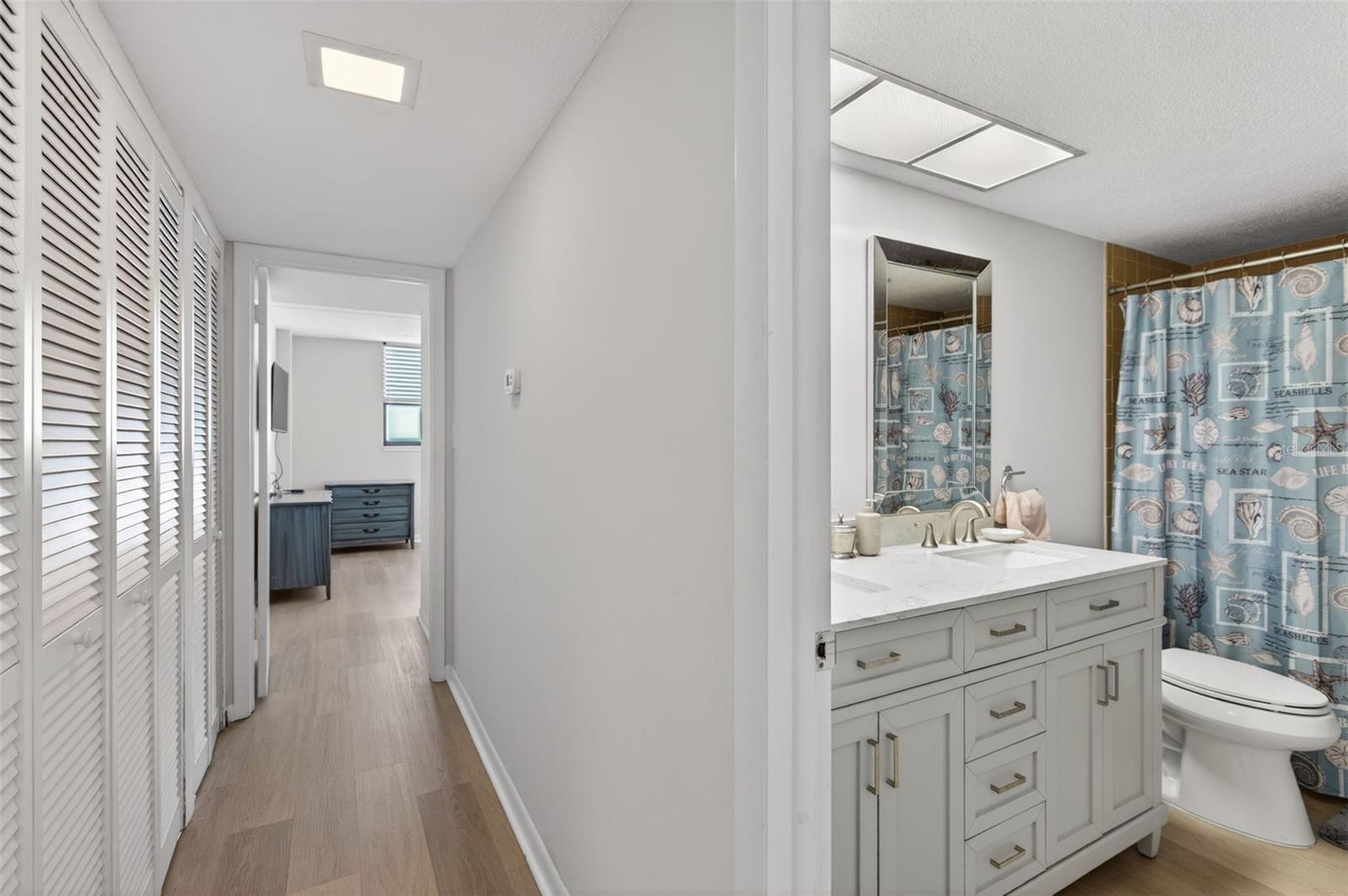 Image 25 of 39 For 300 Woodette Drive 404b