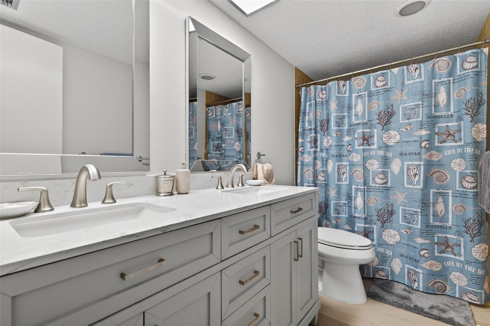 Image 26 of 39 For 300 Woodette Drive 404b