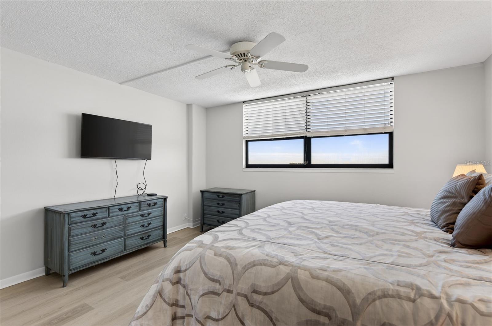 Image 30 of 39 For 300 Woodette Drive 404b