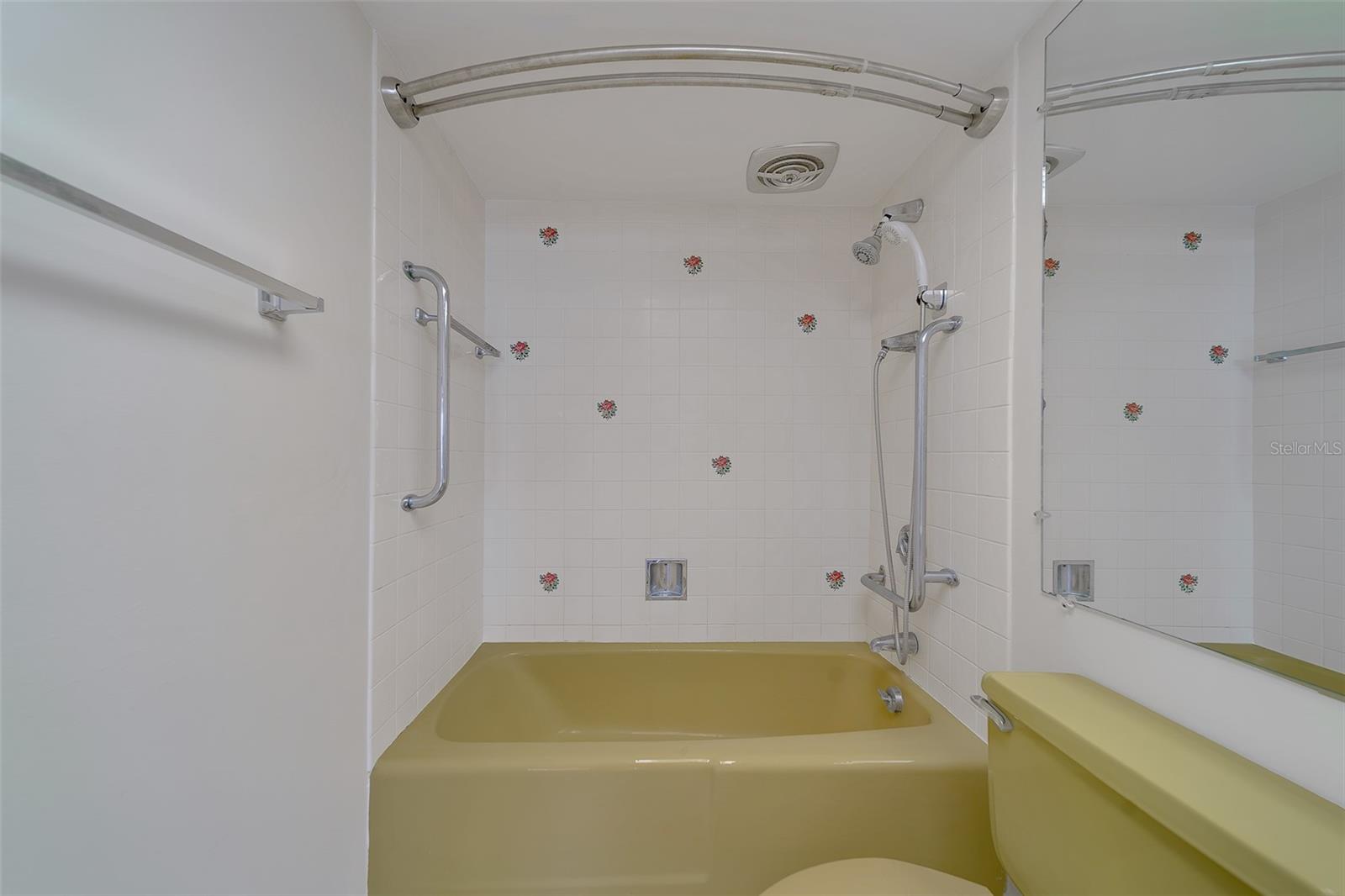 Image 14 of 46 For 17920 Gulf Boulevard 1408