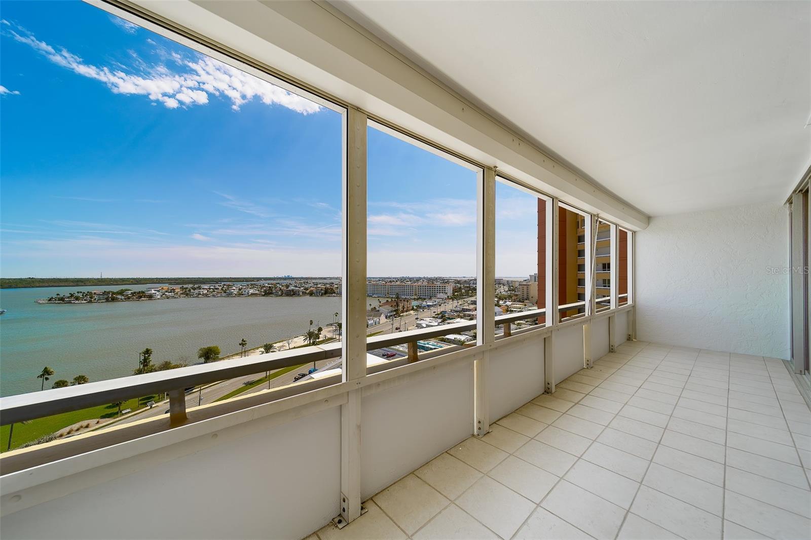 Image 21 of 46 For 17920 Gulf Boulevard 1408