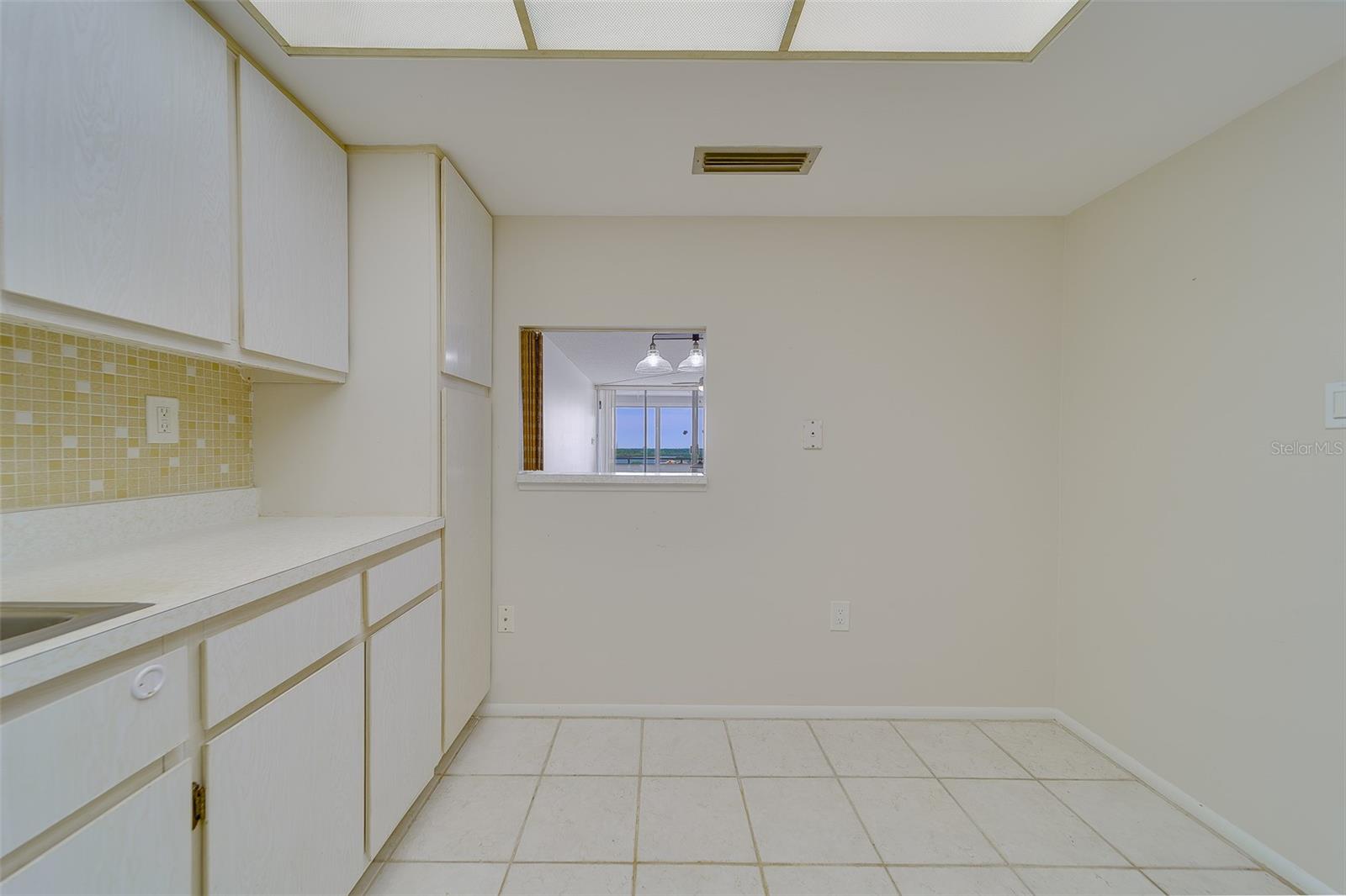 Image 6 of 46 For 17920 Gulf Boulevard 1408