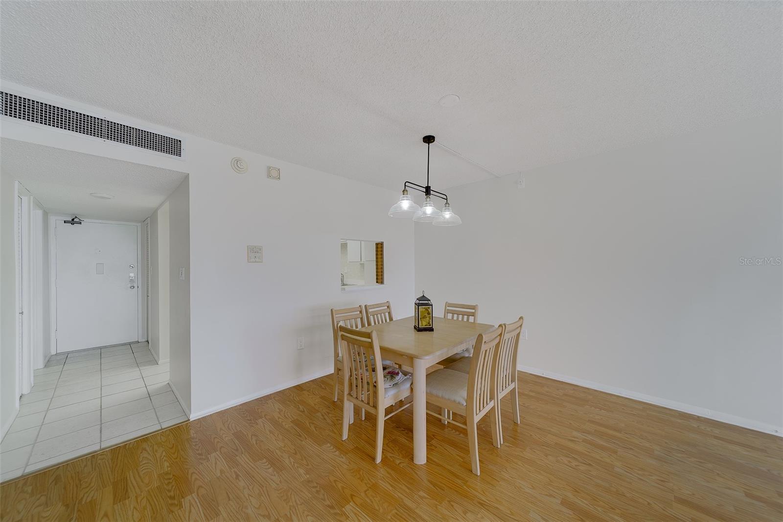 Image 7 of 46 For 17920 Gulf Boulevard 1408