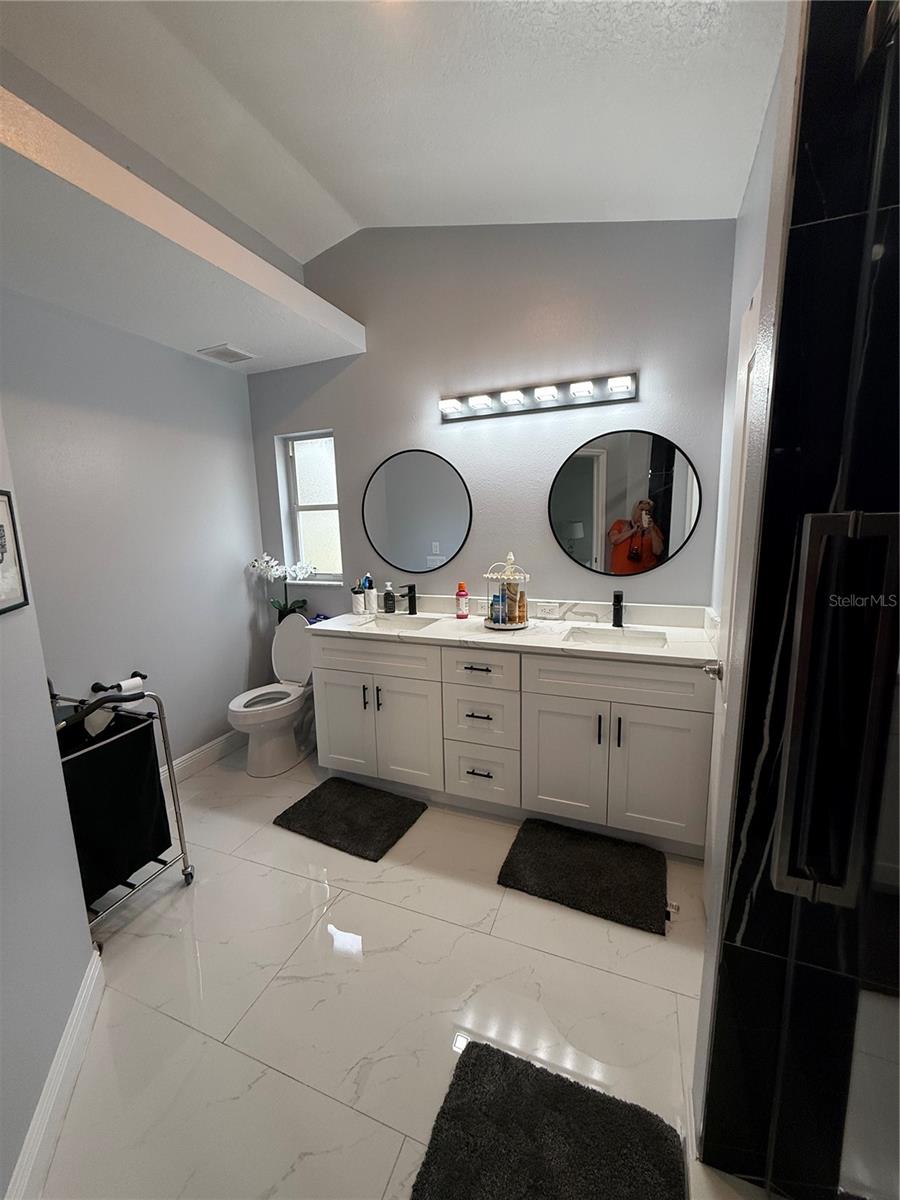 Listing photo id 18 for 14410 Dabney Court