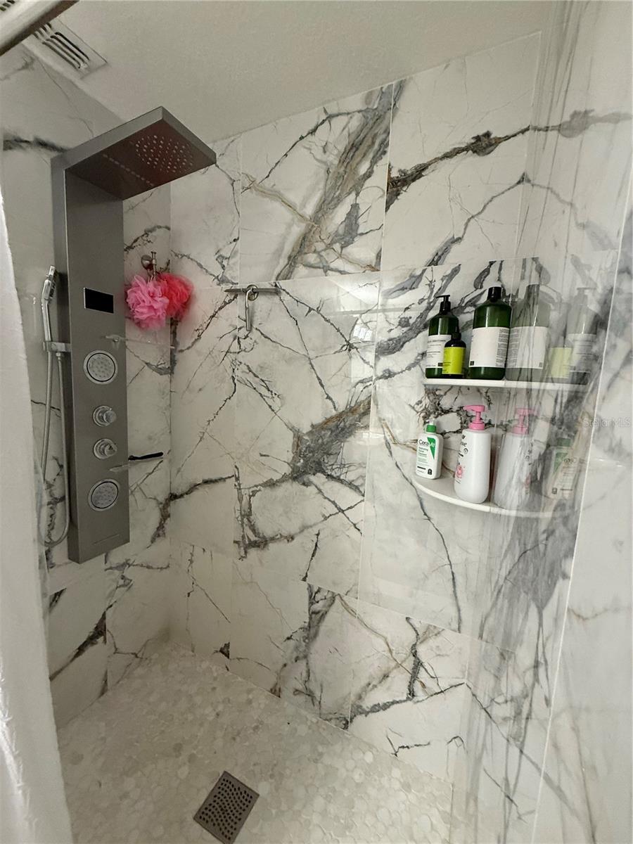 Listing photo id 21 for 14410 Dabney Court