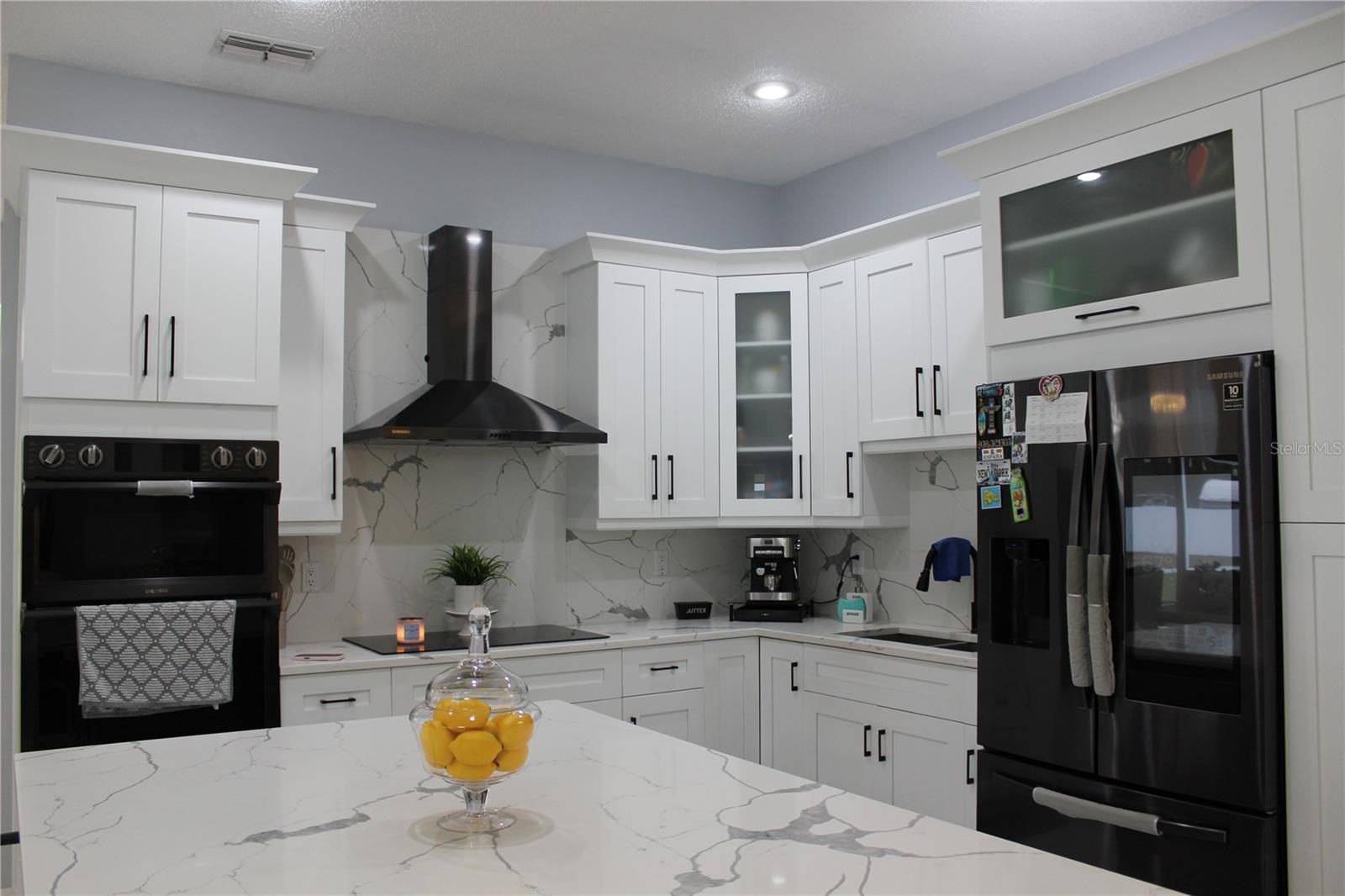 Listing photo id 2 for 14410 Dabney Court