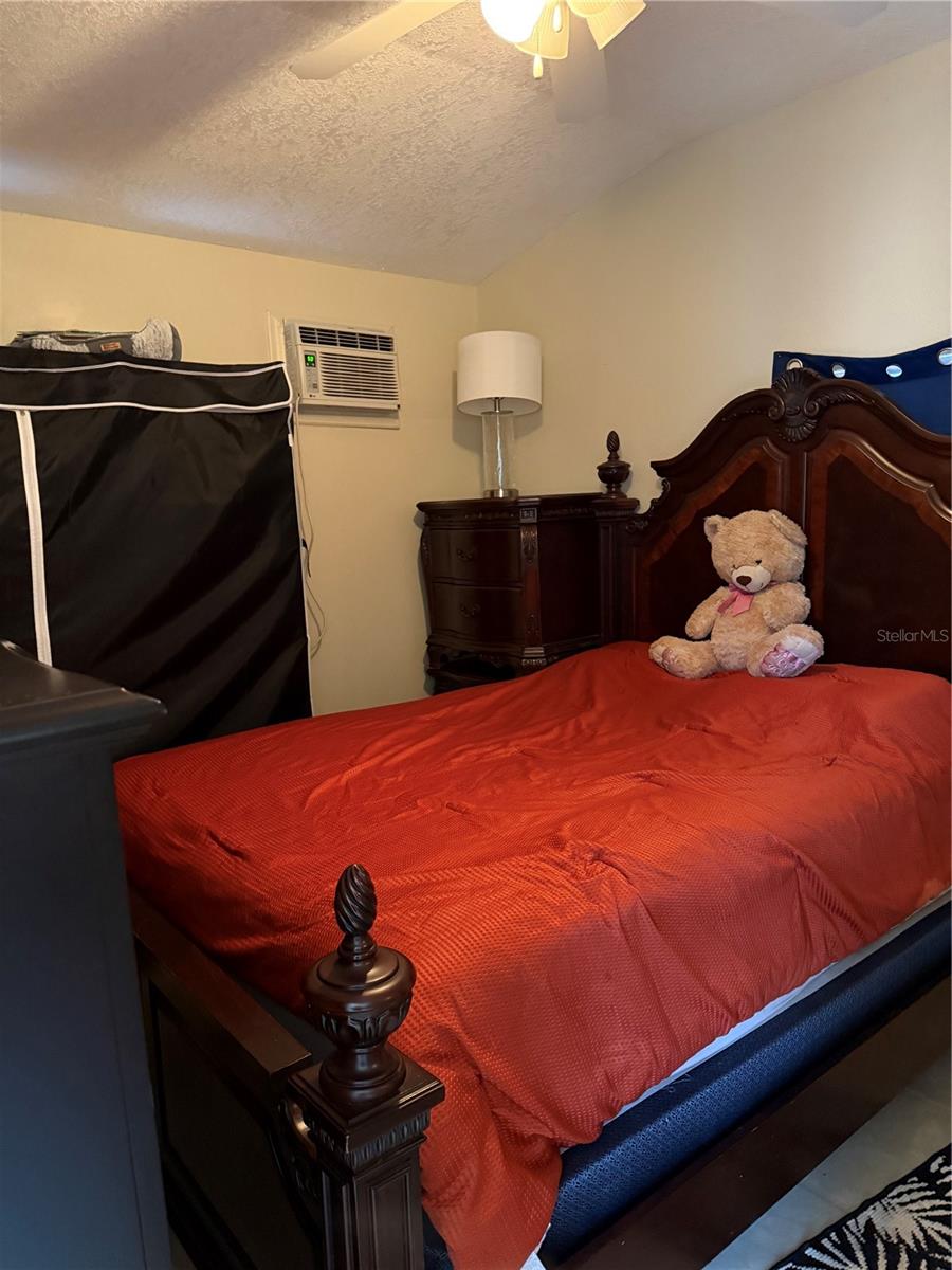 Listing photo id 72 for 14410 Dabney Court