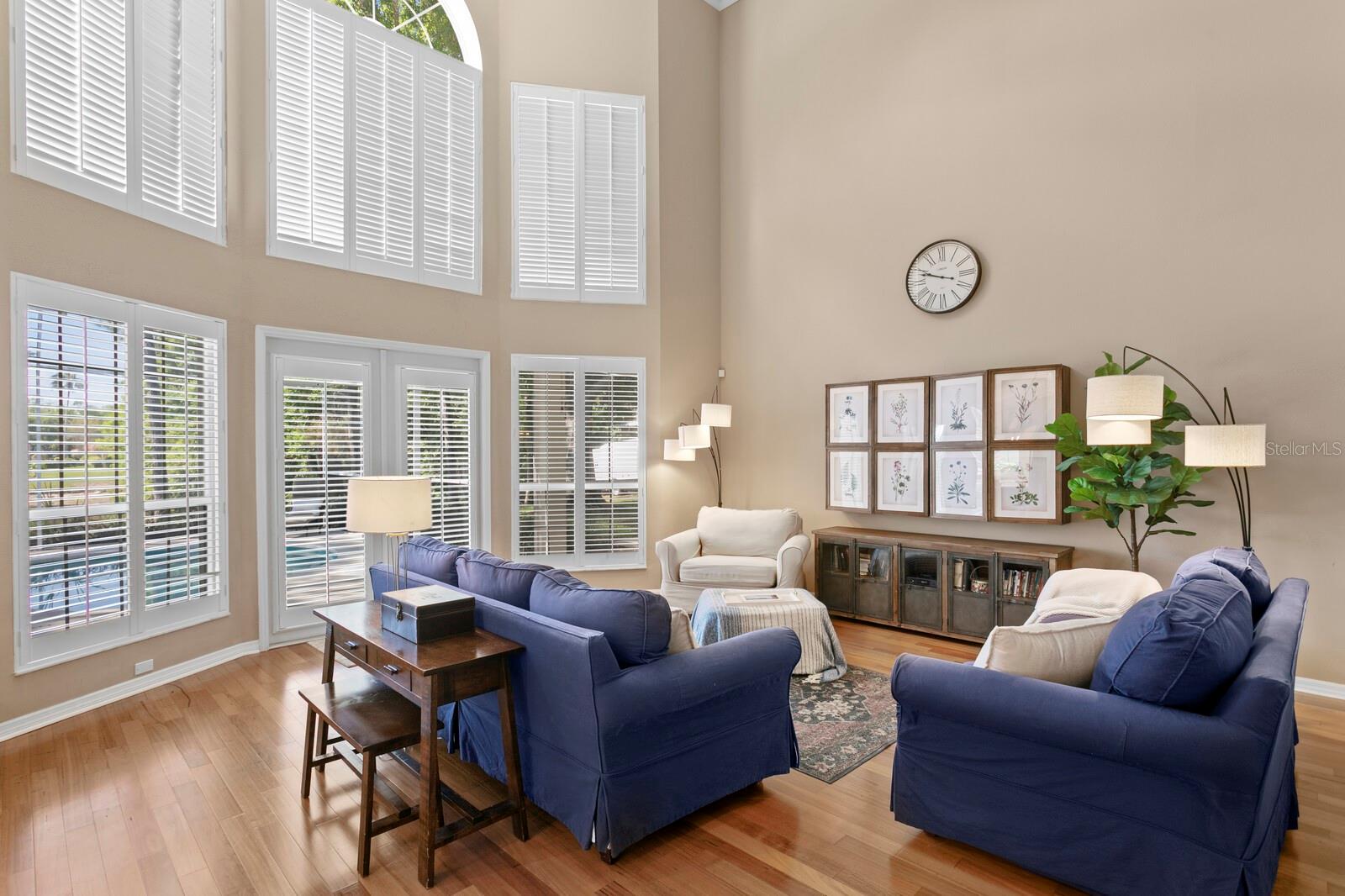 Image 12 of 73 For 18008 Pinnacle Court