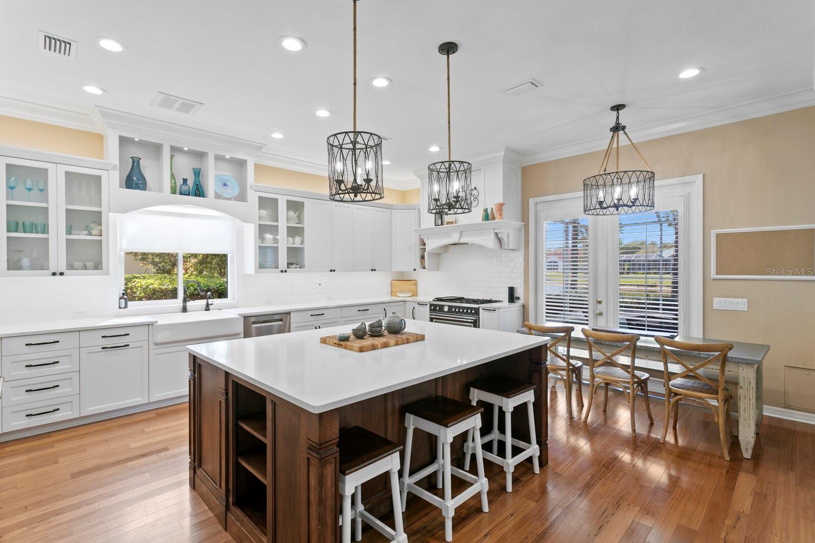 Image 18 of 73 For 18008 Pinnacle Court