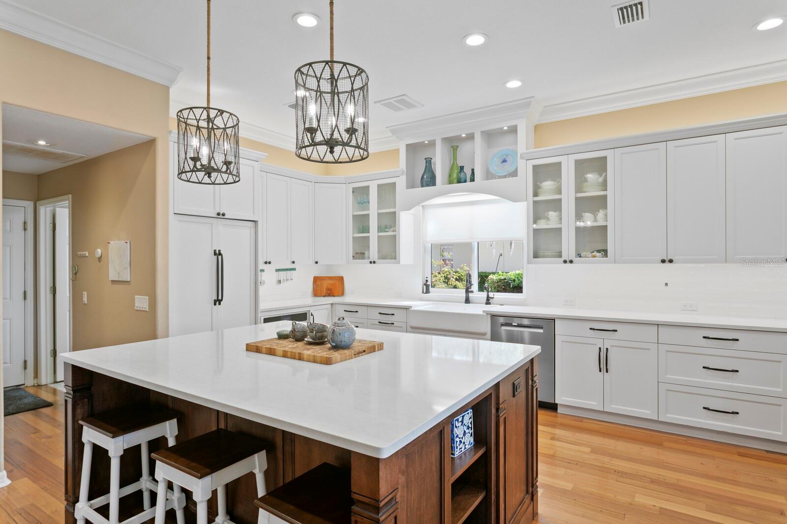 Image 19 of 73 For 18008 Pinnacle Court