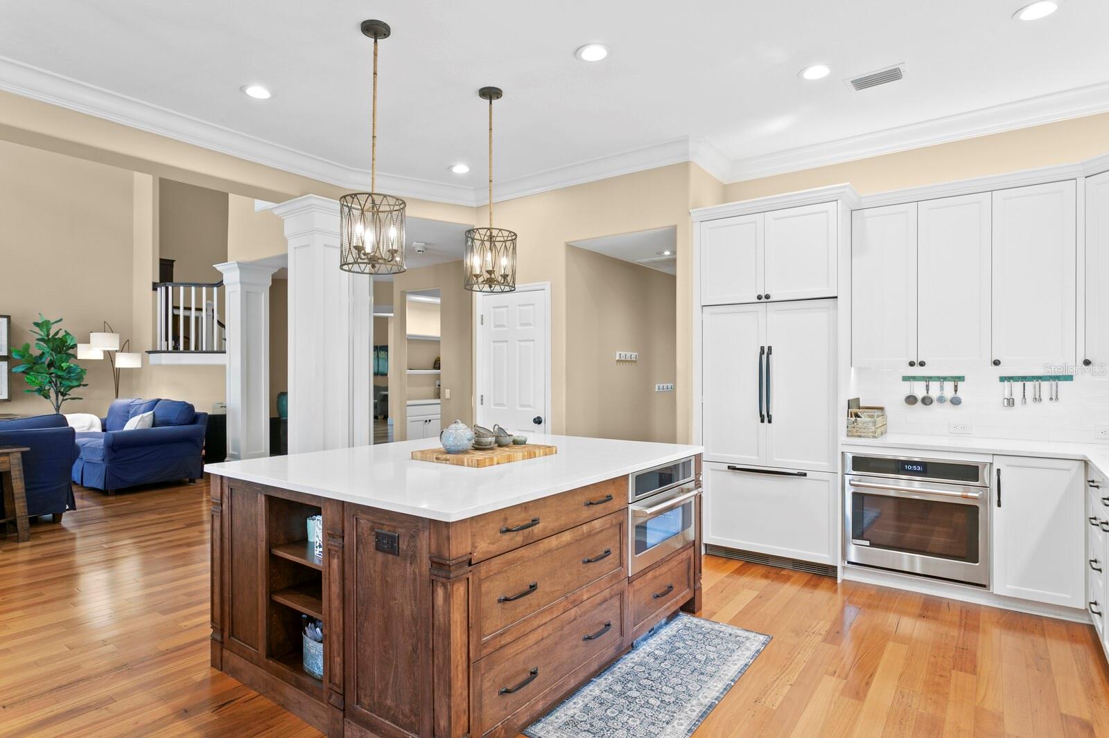 Image 20 of 73 For 18008 Pinnacle Court