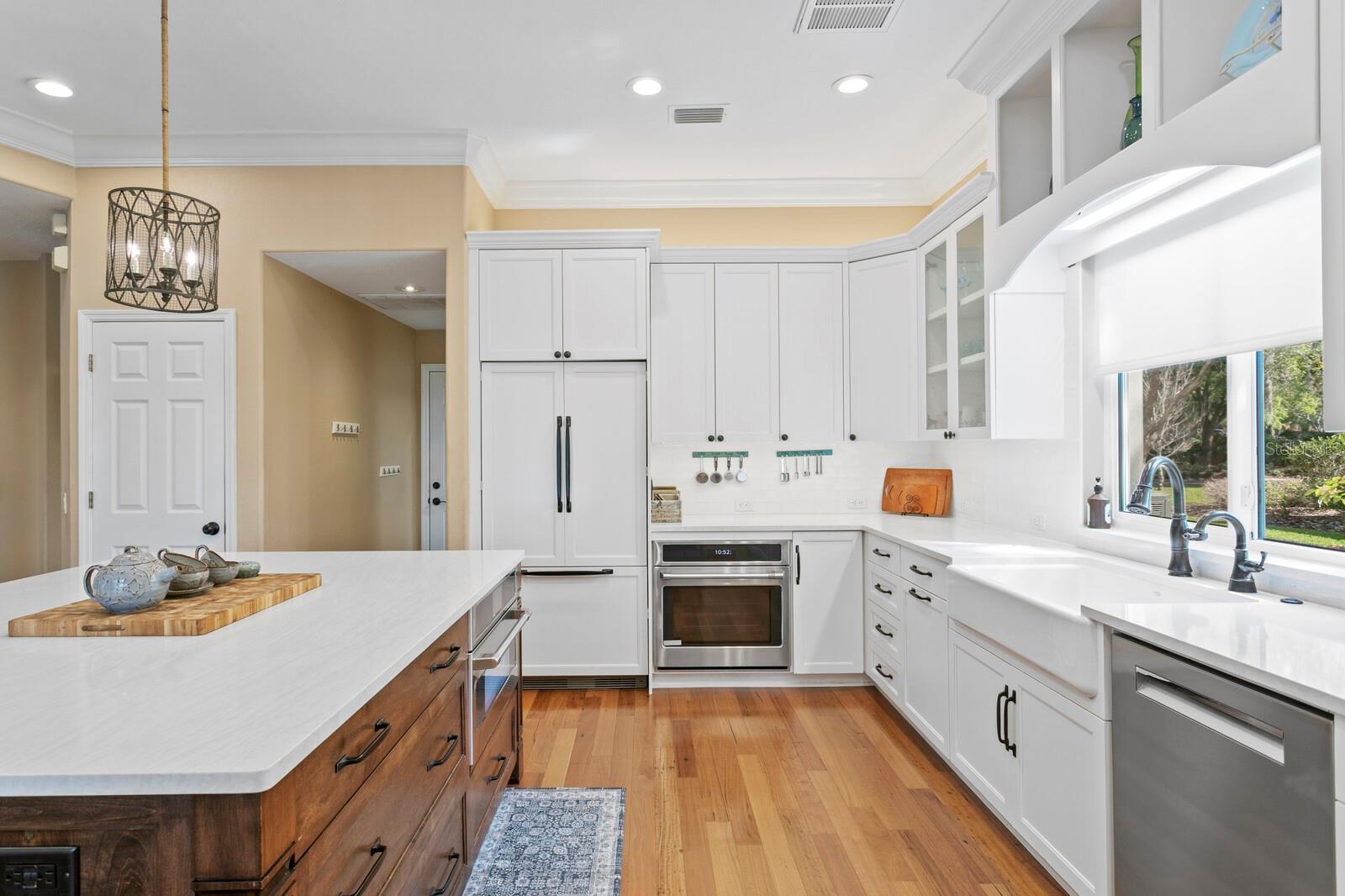 Image 21 of 73 For 18008 Pinnacle Court