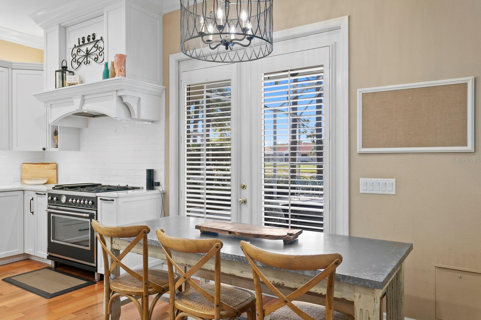 Image 26 of 73 For 18008 Pinnacle Court