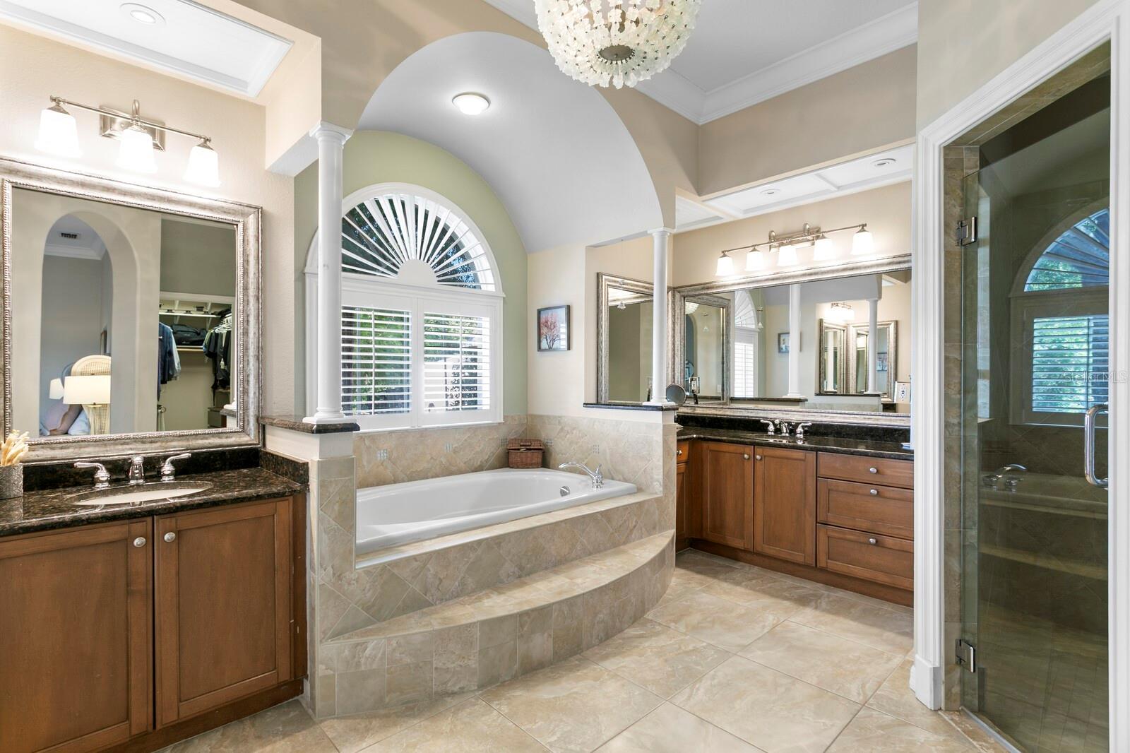 Image 32 of 73 For 18008 Pinnacle Court